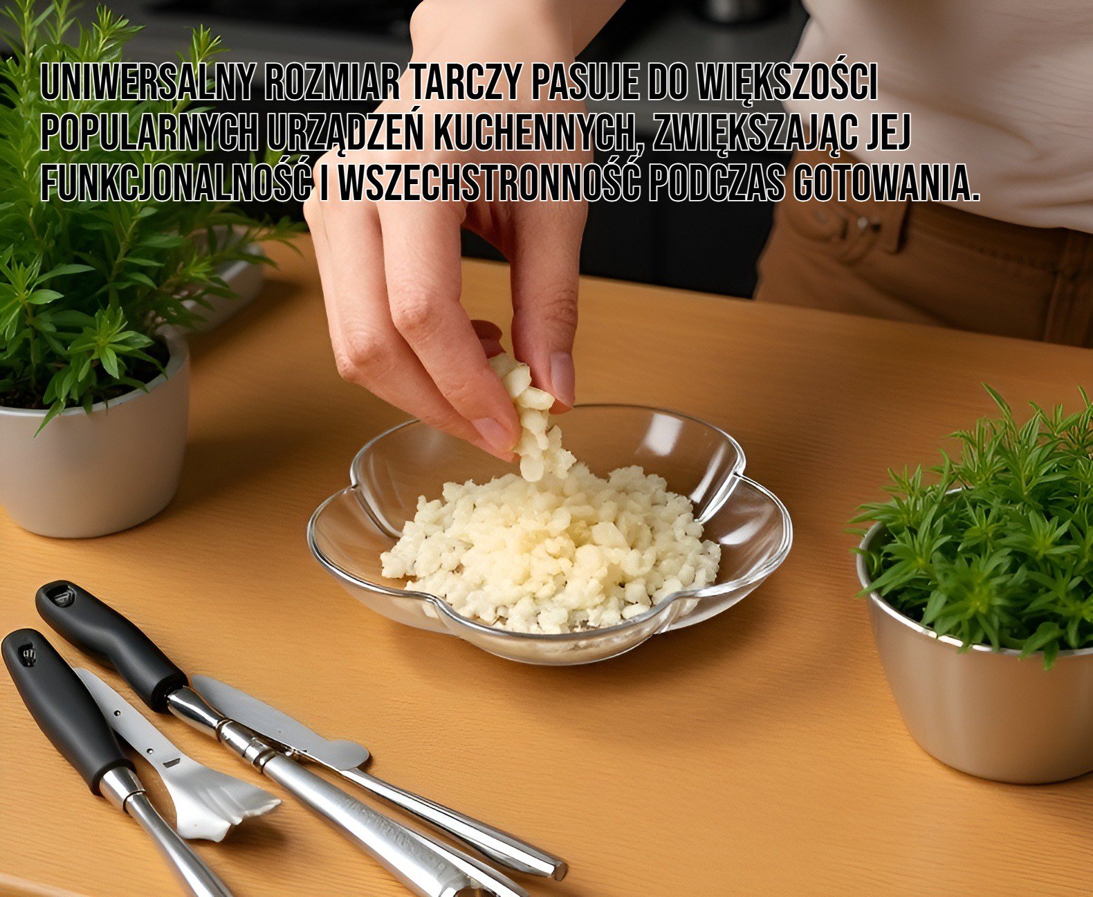 Przezroczysta tarcza mieląca do imbiru i czosnku – widok z góry
