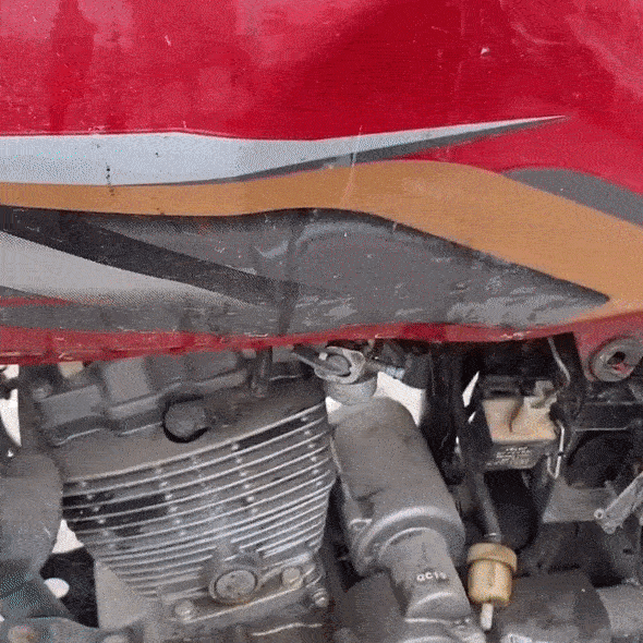 Stop Hiring Welders!🛠️Make Cracks Disappear! Heat-Resistant & High-Pressure Metal Repair 🛡️Apply and Forget! Rock-Solid, Waterproof Fix for Engines & Pipes 💧24H Full Cure! Sand it, Drill it, Paint it—Restore Like New ✨