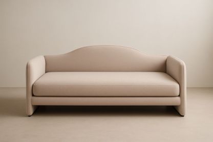 Divano due posti in tessuto beige.