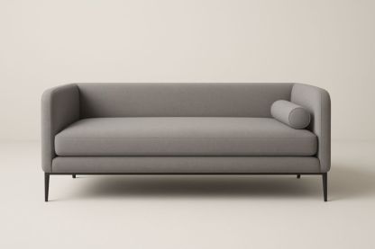 Divano due posti in legno e tessuto grigio.