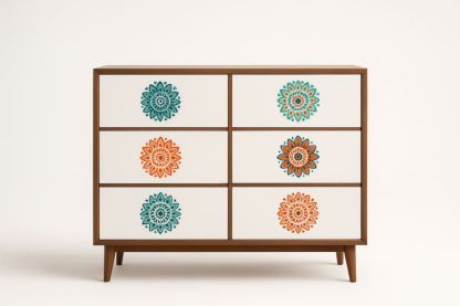 Mobile cassettiera in legno massello con cassetti in MDF decorati-Belonirta