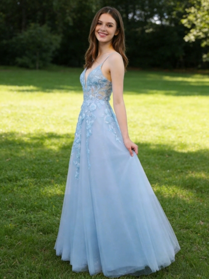 A Line Tulle Embroideried V Neck Evening Party Gown 