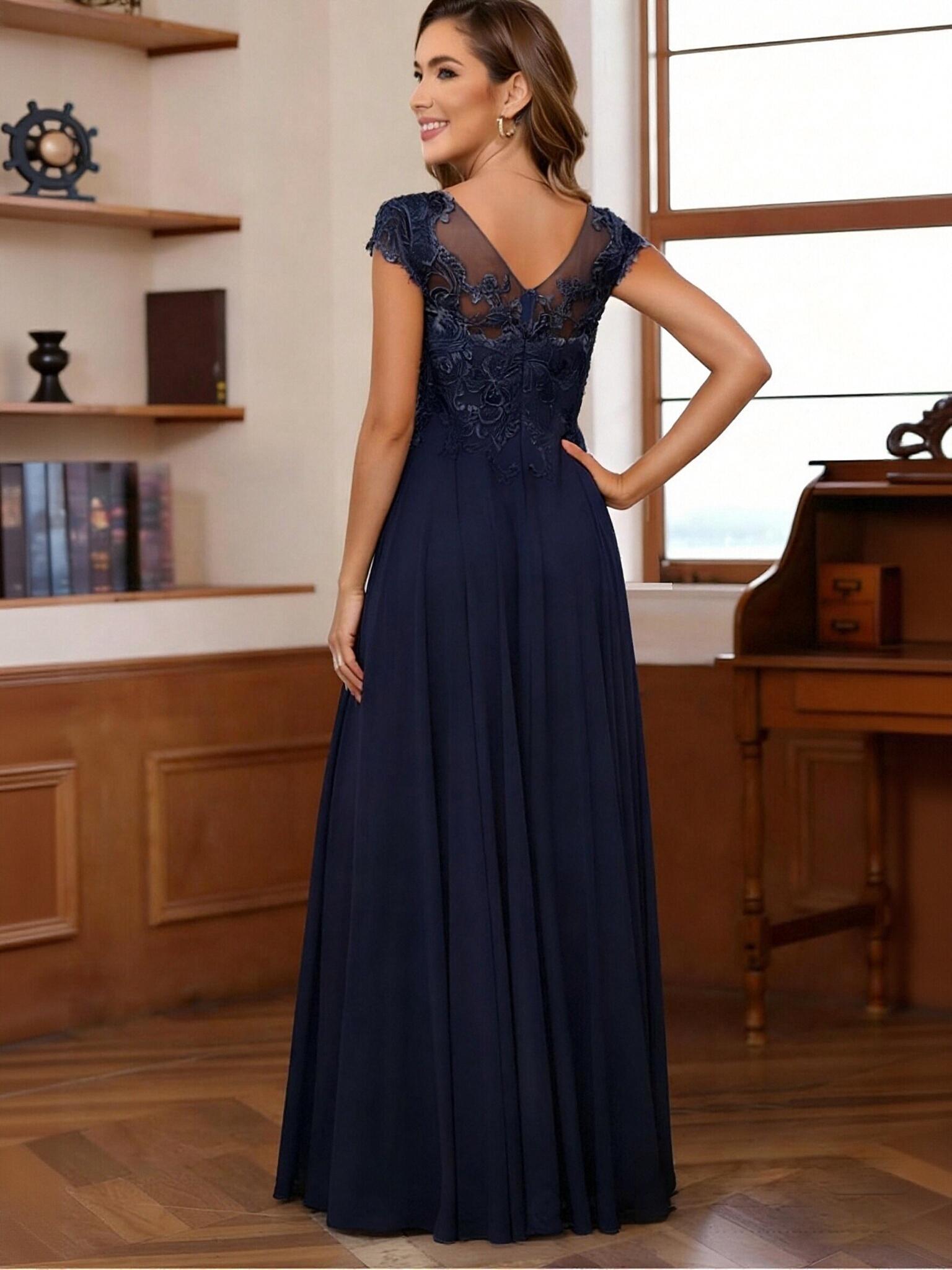 A Line Scoop Neck Applique Long Mother of the Bride Dresses