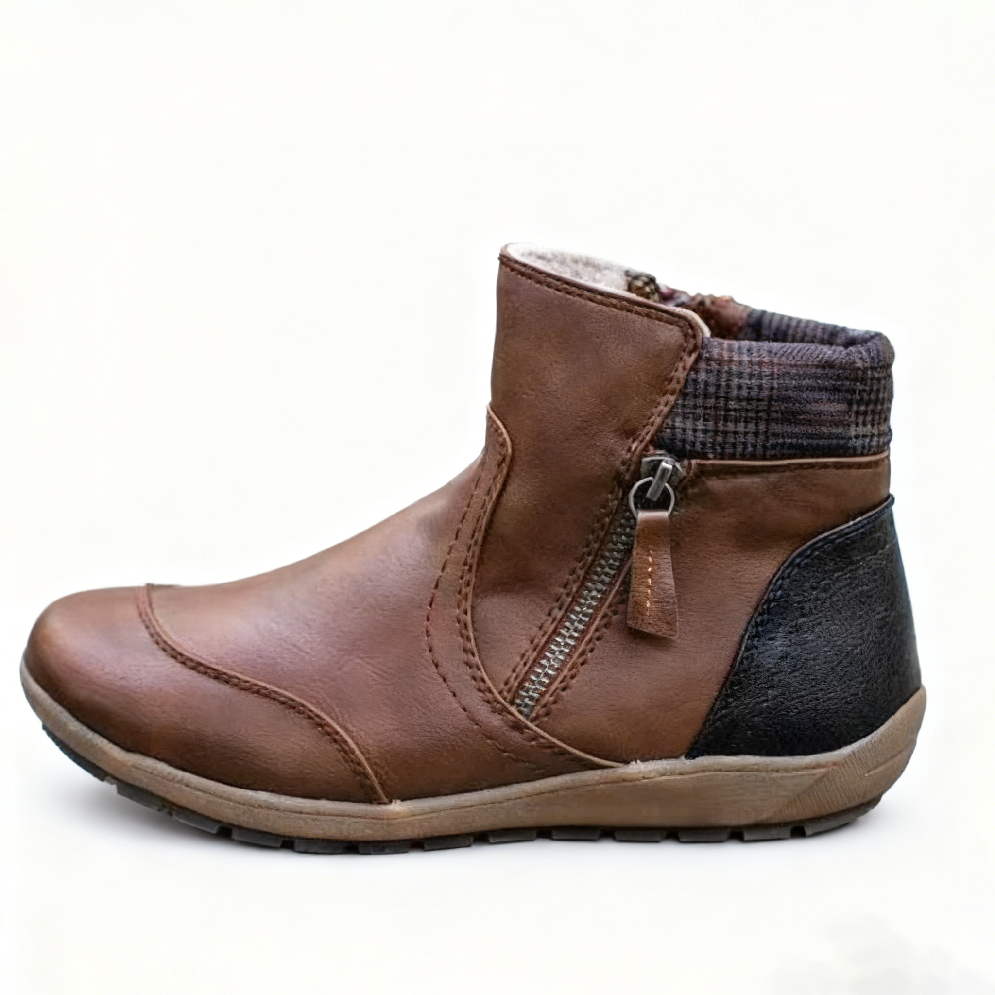 Winter Retro Leather Patchwork Martin Boots for Women - Comfortable Flat Sole Zip-Up Design