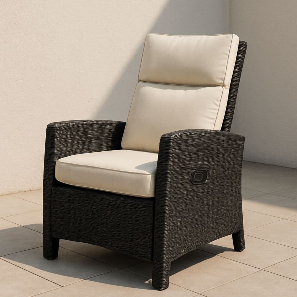 Poltrona reclinabile da esterno in rattan sintetico con cuscini in poliestere crema, 92x68x78 cm-Renolivro