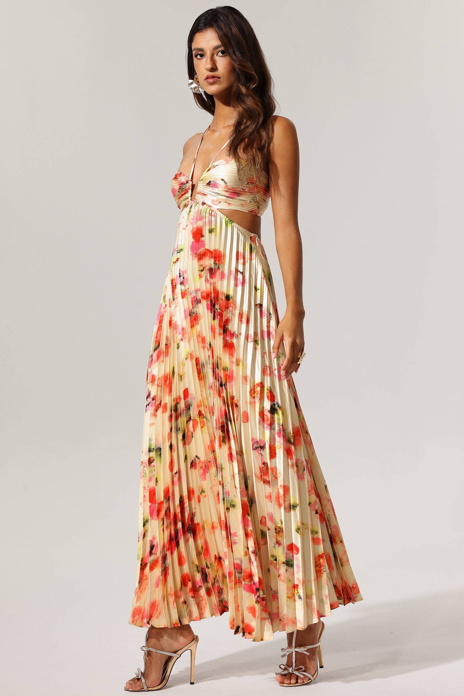 Huresa Halter Sleeveless V-Neck Hollow Out Maxi Dress