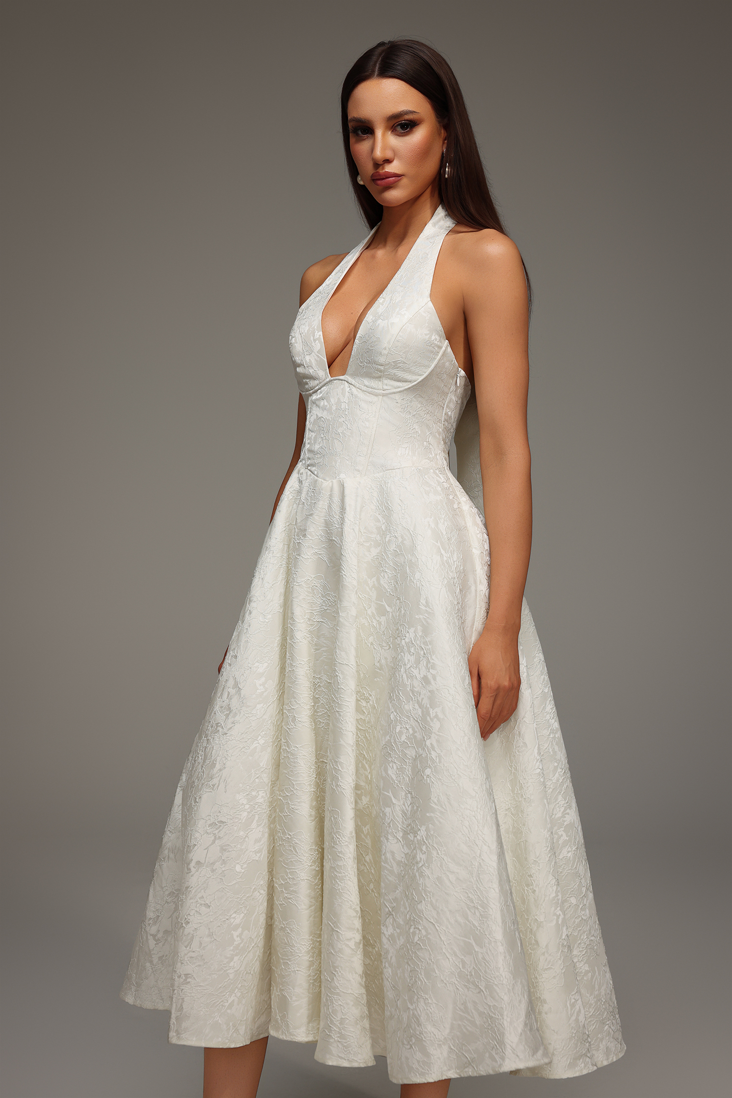 Rinaka Sleeveless Halter Jacquard W eaving Midi Dress