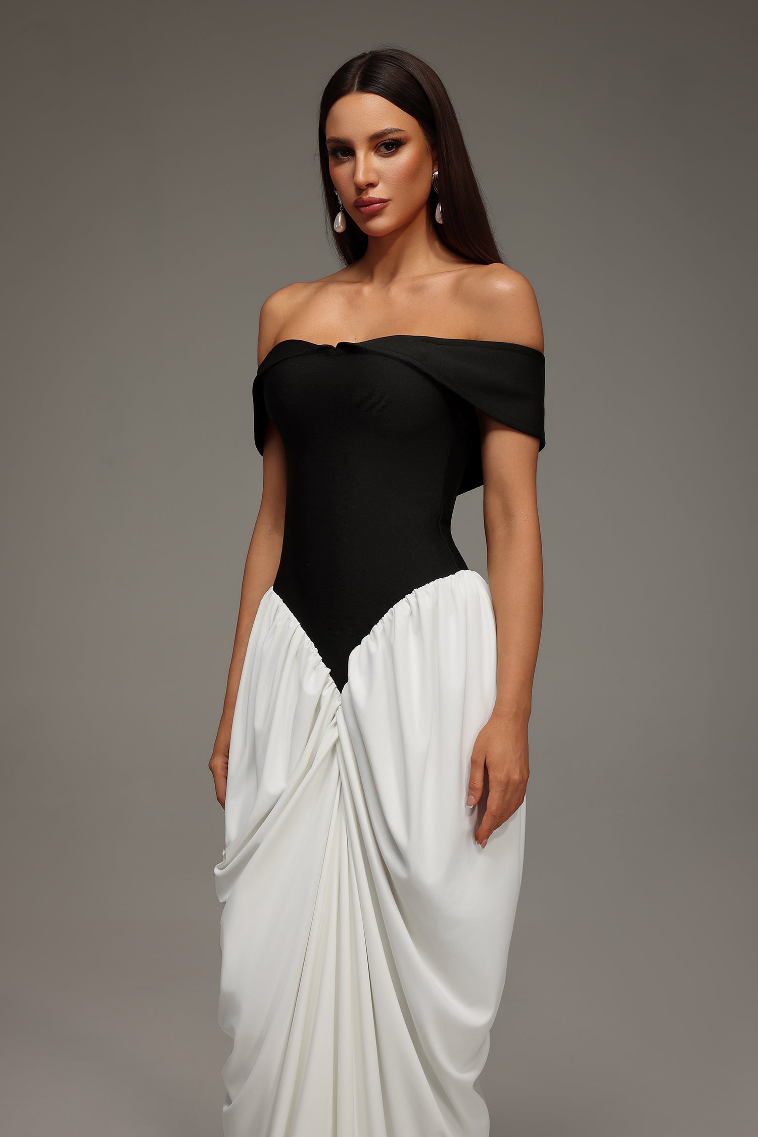 Leha Sleeveless Off The Shoulder Wrinkles Bandage Maxi Dress
