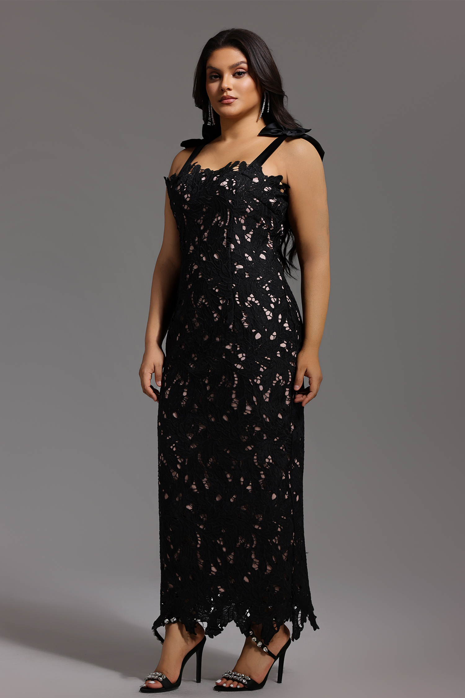 Lucretia Sleeveless Lace Bow Maxi Dress