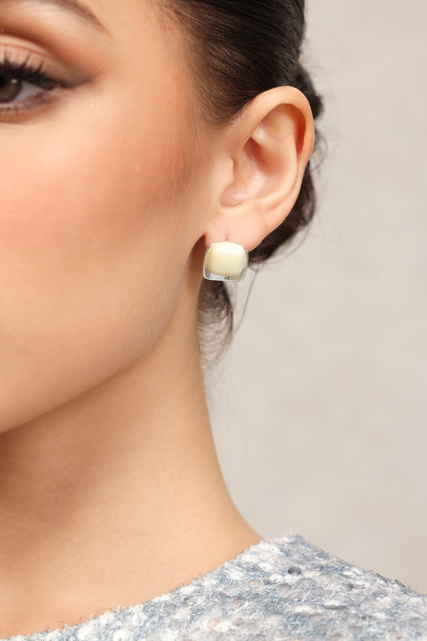 Pinar Square Pearl Metal Earrings