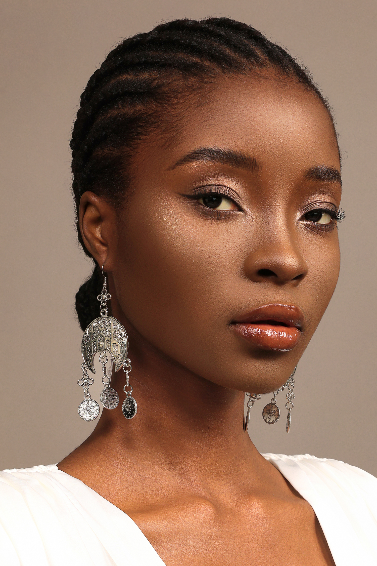 Rueny Metal Engraving Tassels Ethnic Style Earrings