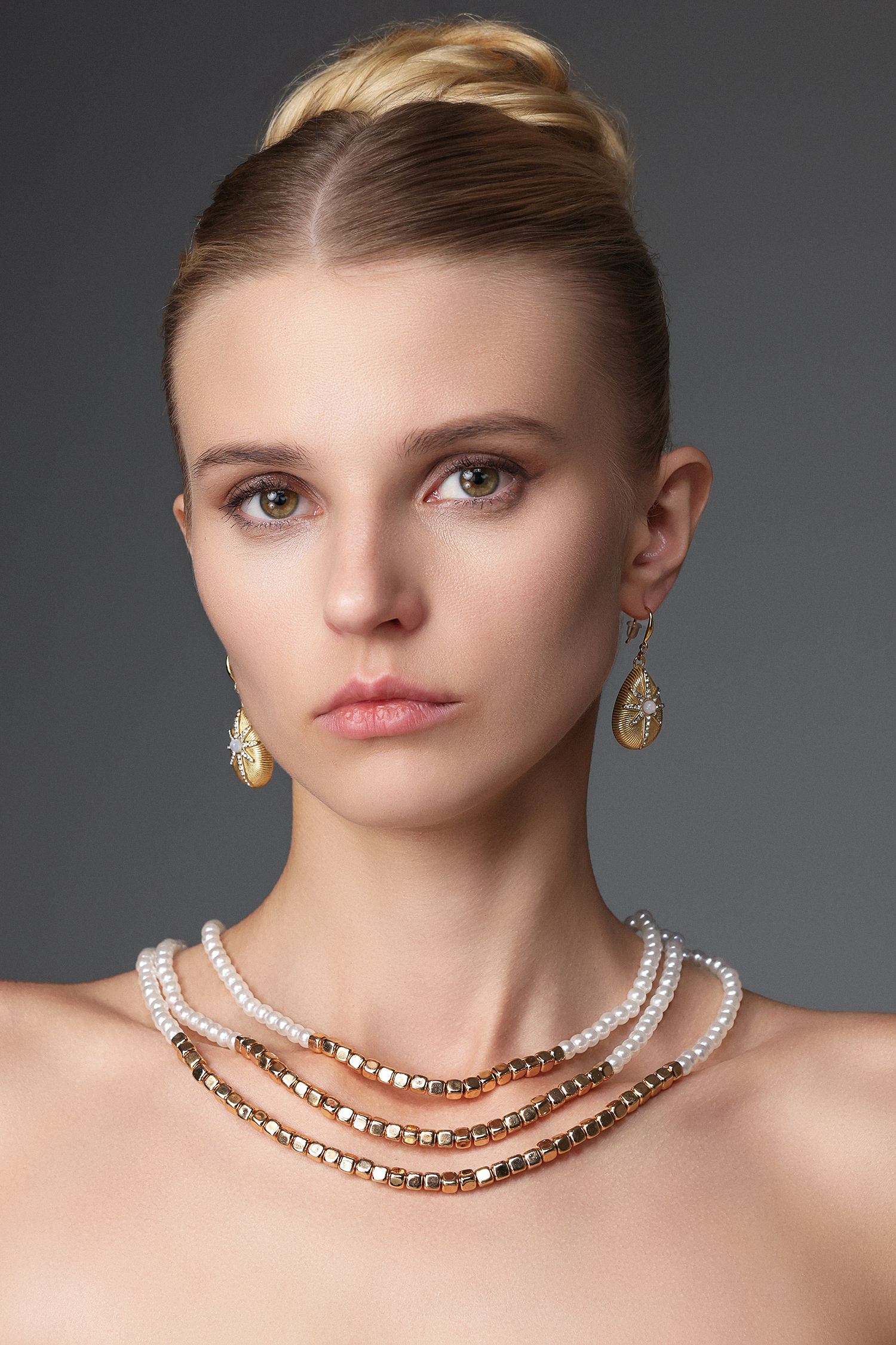 Liopa Multilayered Pearl Necklace