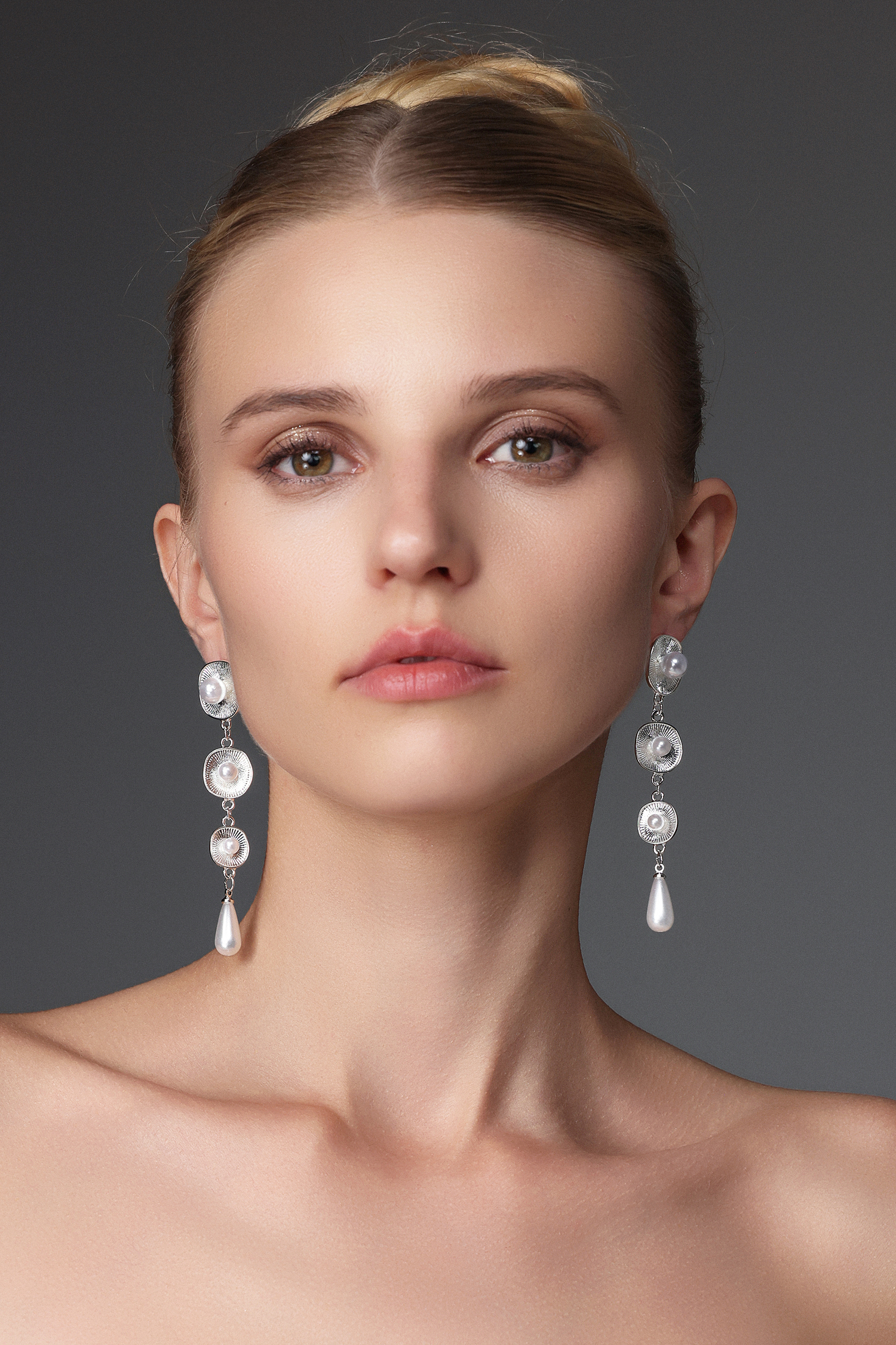 Willi Pearl Teardrop Earrings