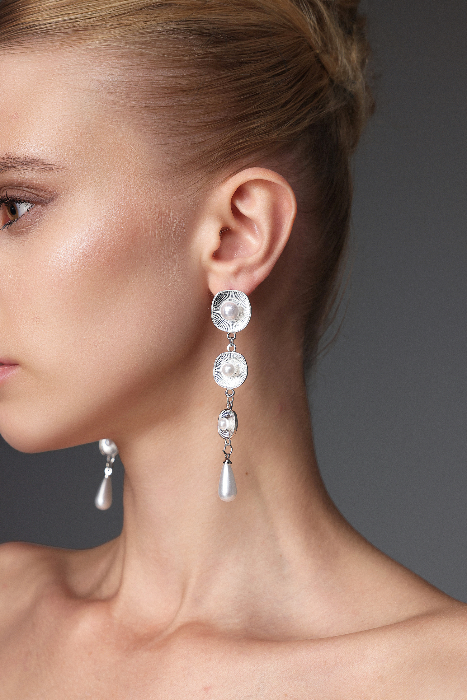 Willi Pearl Teardrop Earrings