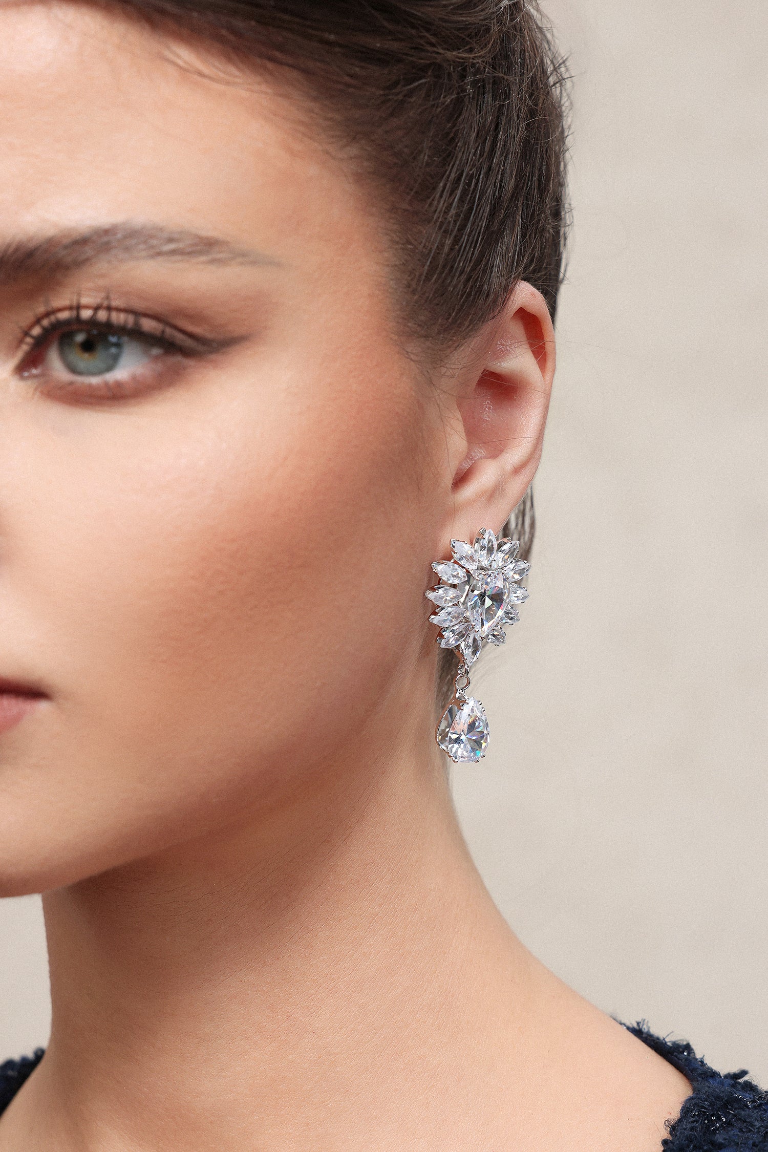 Delisy Diamond Flower Droplet Metal Earrings