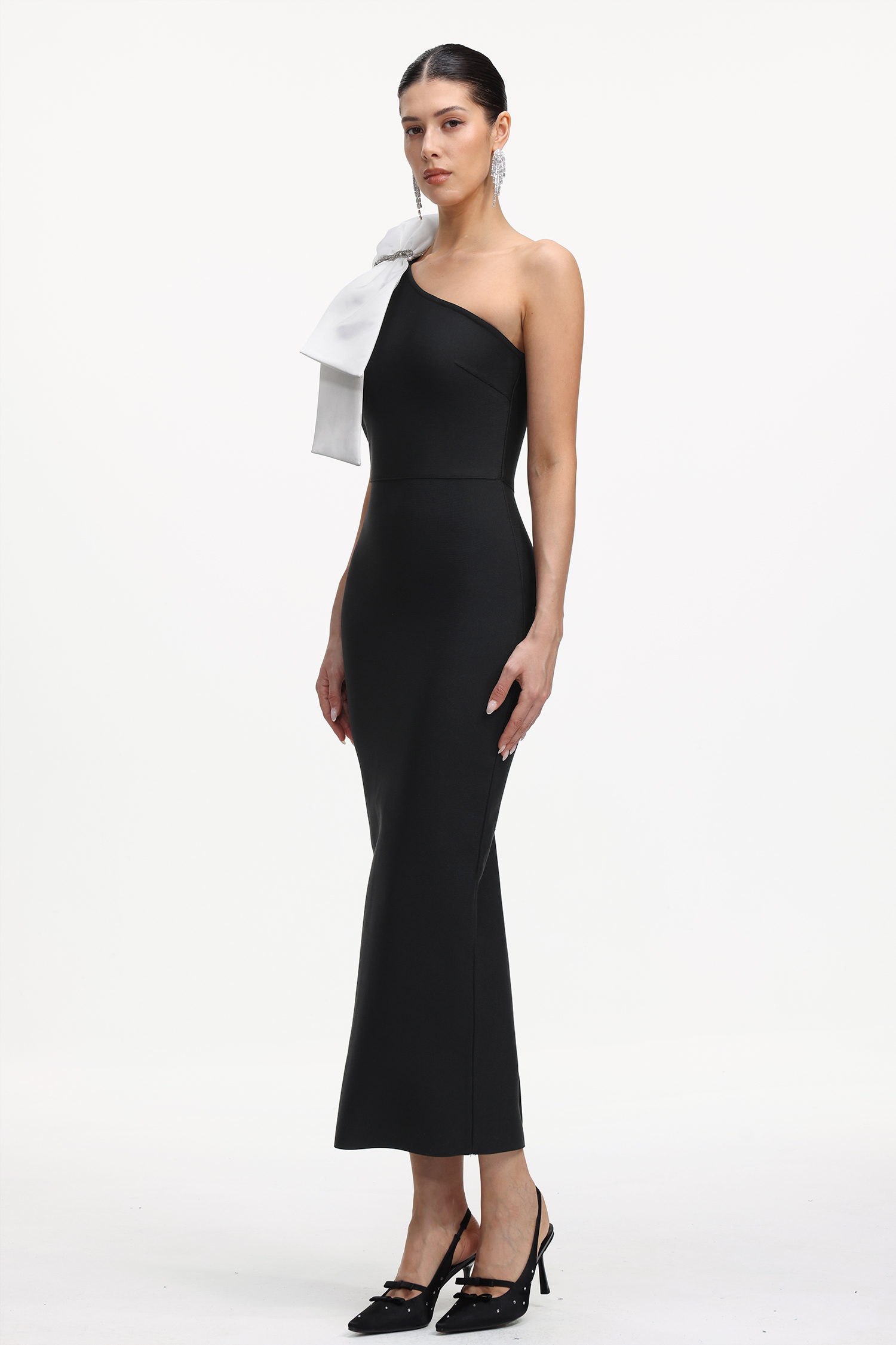 Yamaly Classic Contour One Shoulder Bow Bandage Maxi Dress