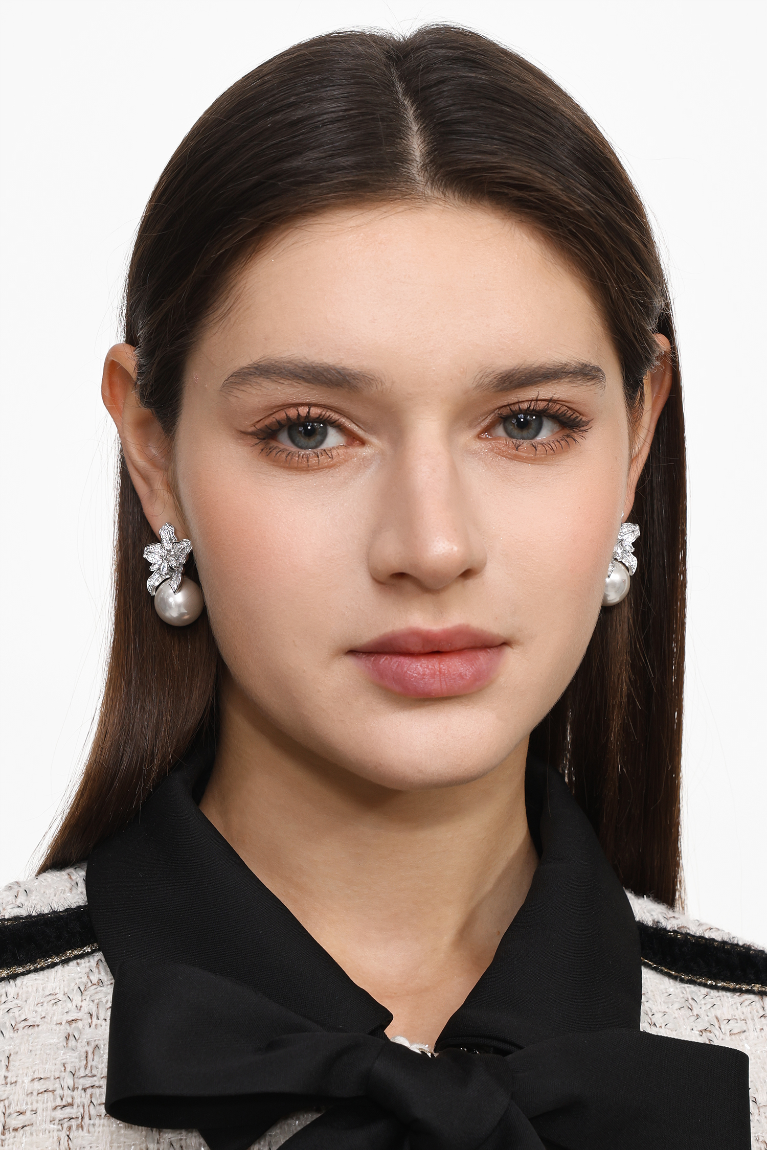 Uniena Diamond Flower Bow Earrings
