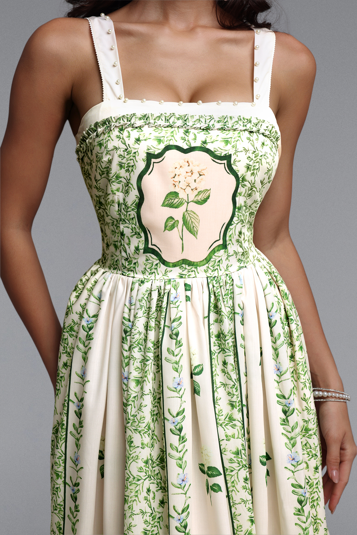 Sloan Resort Flowy Sleeveless Floral Print Woven Maxi Dress