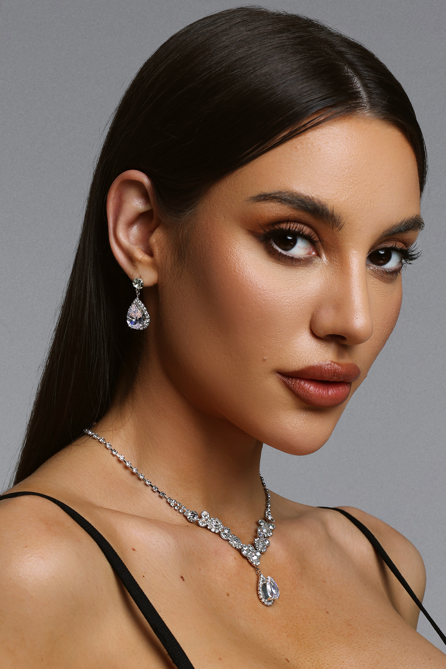 Yuma Teardrop Cubic Necklace And Earrings Set