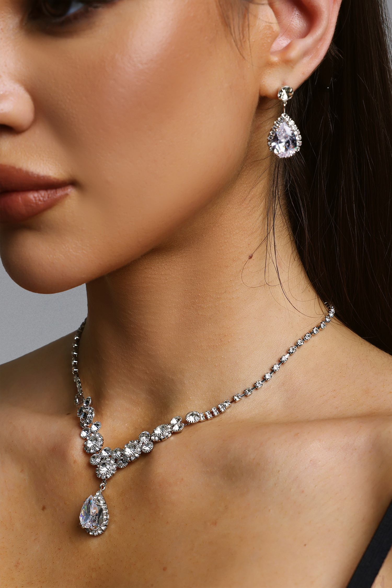 Yuma Teardrop Cubic Necklace And Earrings Set