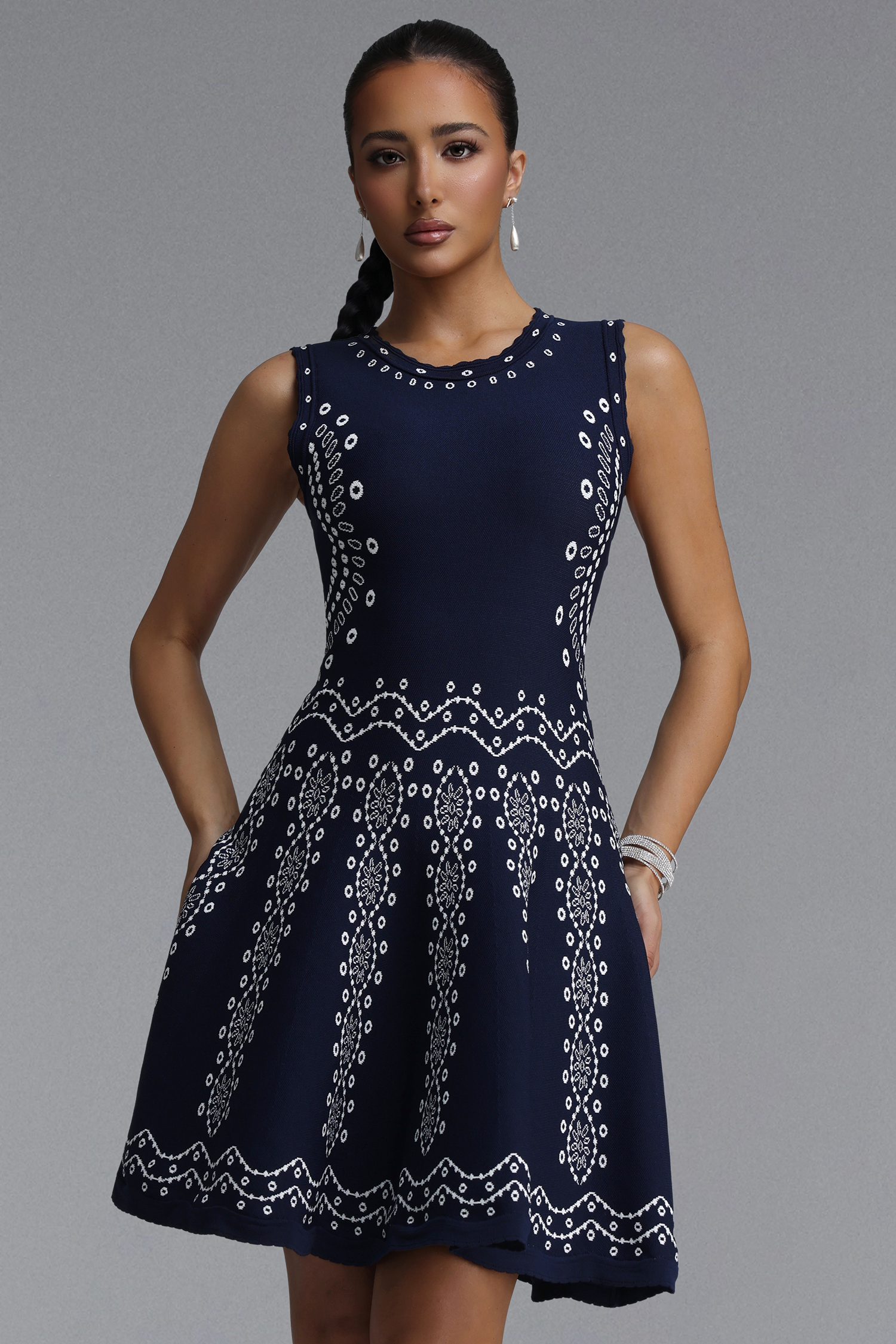 Sinai Elegant Cinched Round Neck Sleeveless Jacquard Knit Mini Dress
