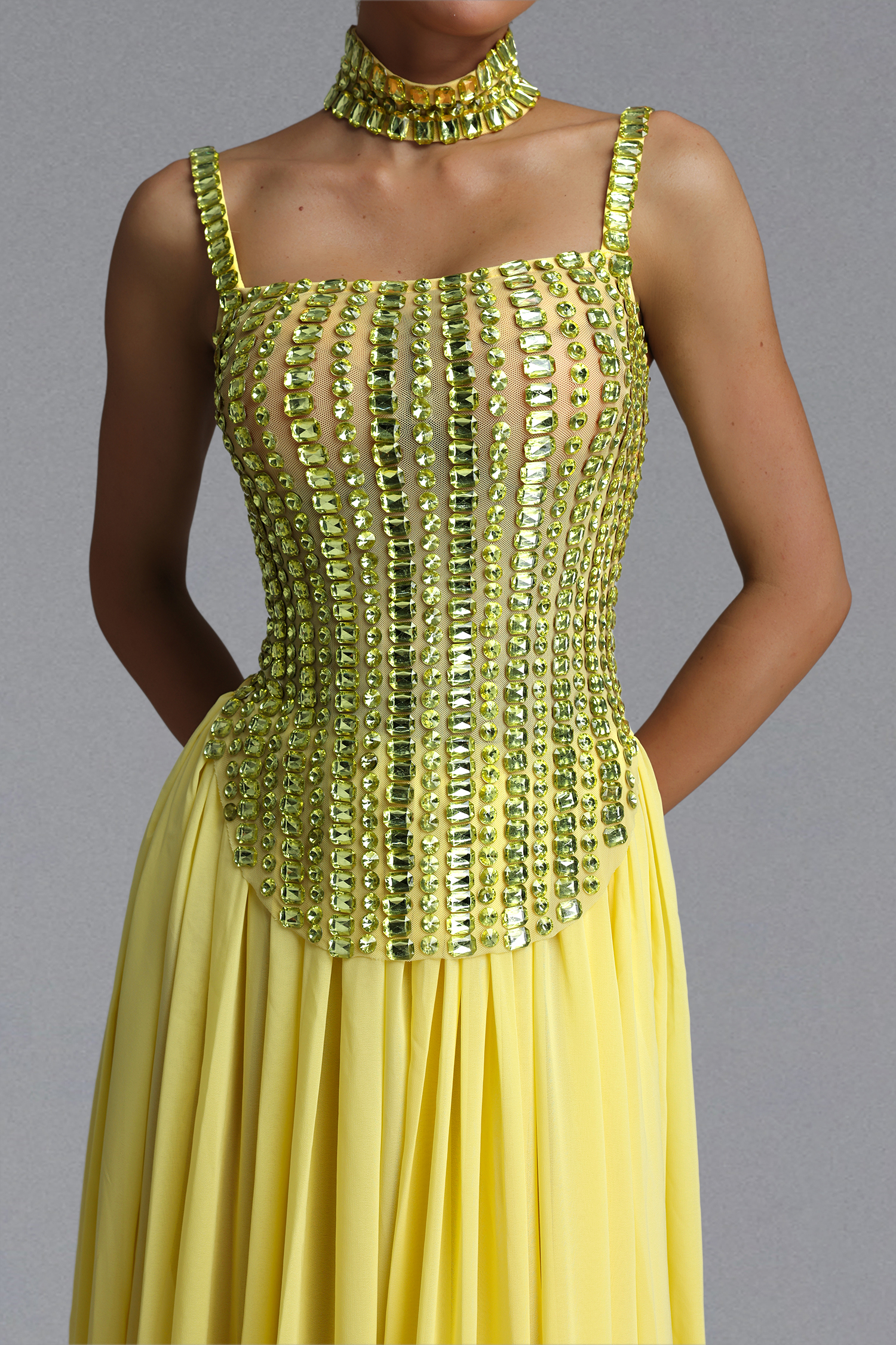 Sareza Elegant Waist-Cinching Square Neck Thin Strap Choker Rhinestone Fitted Flowy Chiffon Train Maxi Evening Dress