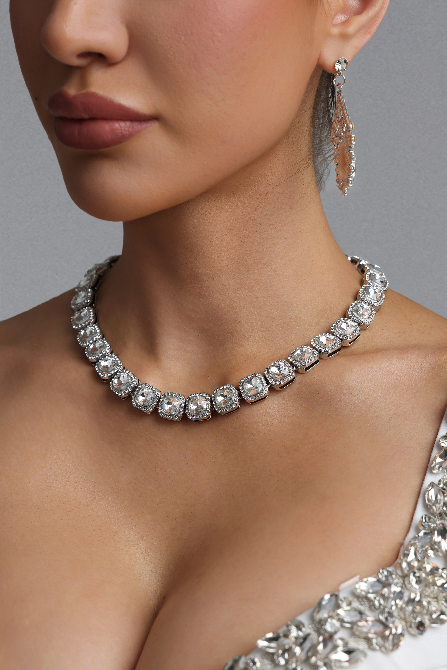 Juny Minimal Cushion Choker