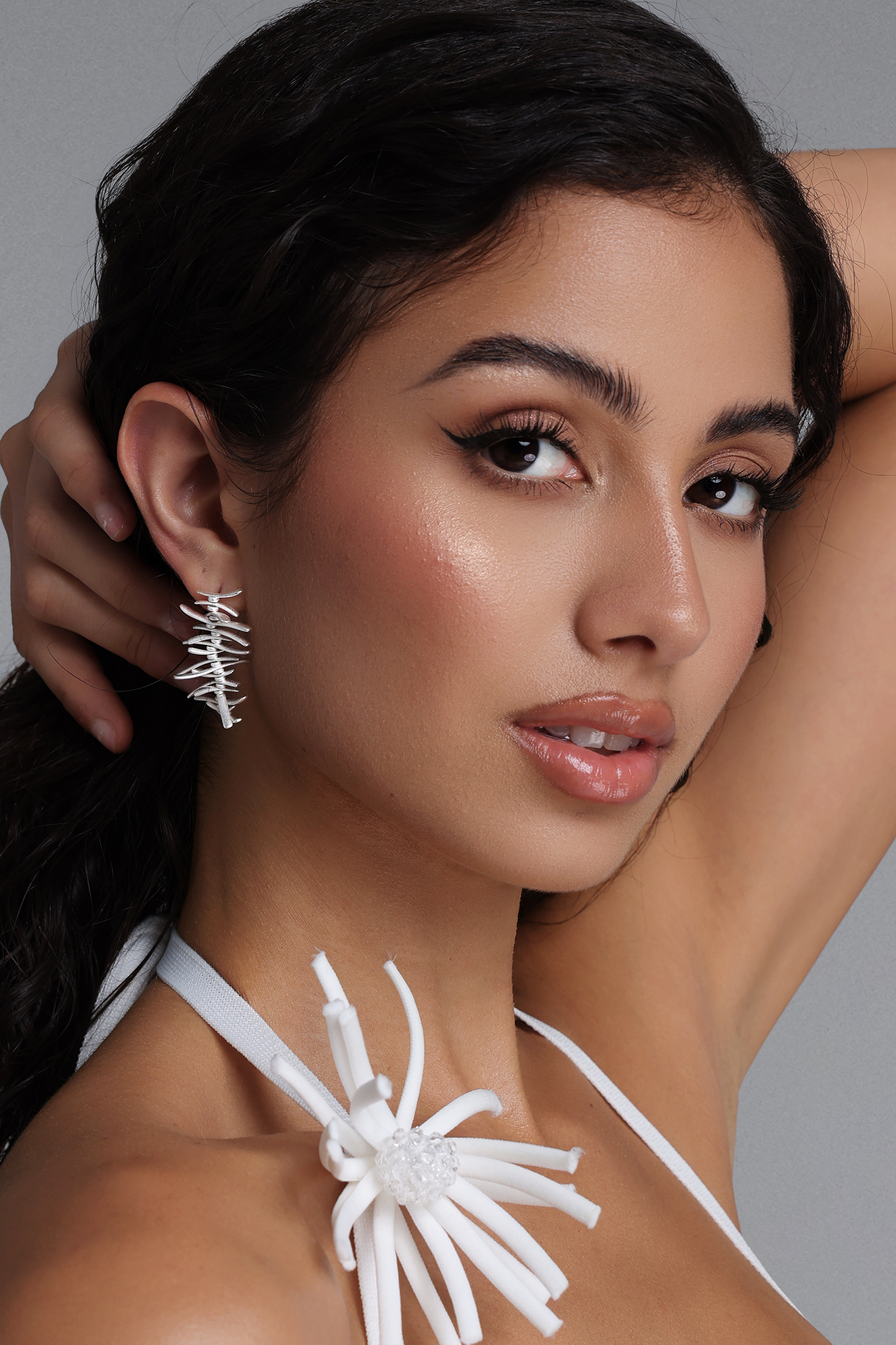 Omi Abstract Fishbone Earrings