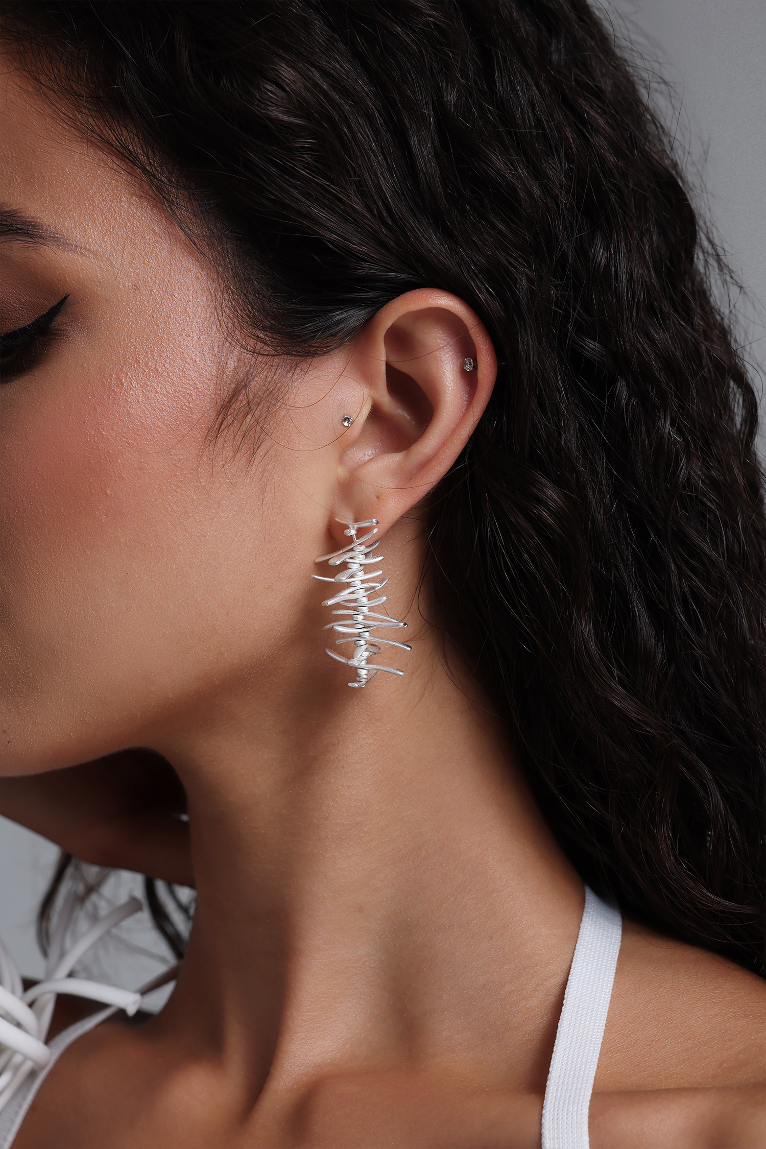 Omi Abstract Fishbone Earrings