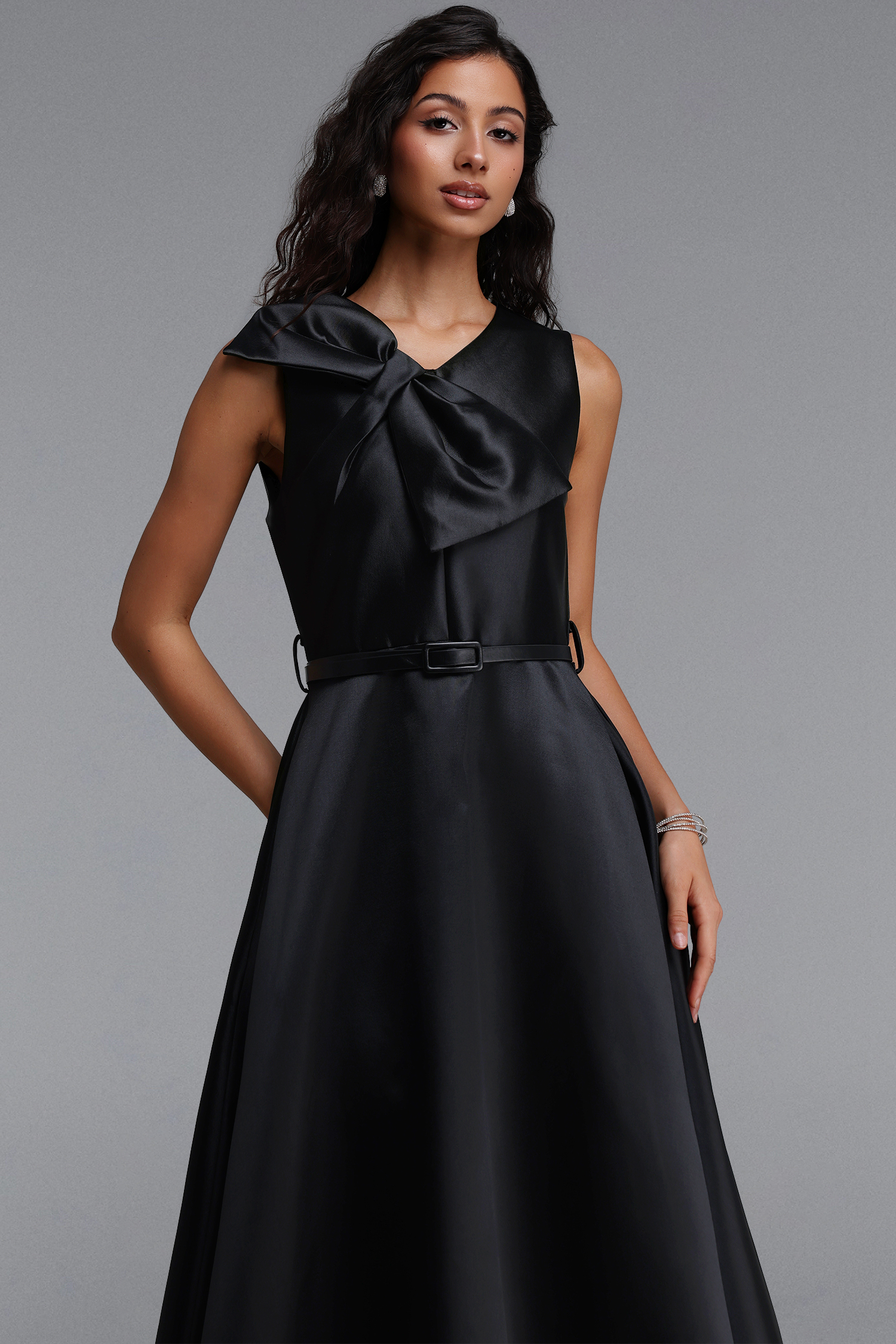 Fallon Elegant Tailored Sleeveless Bow Detailed Woven Black Maxi Dress