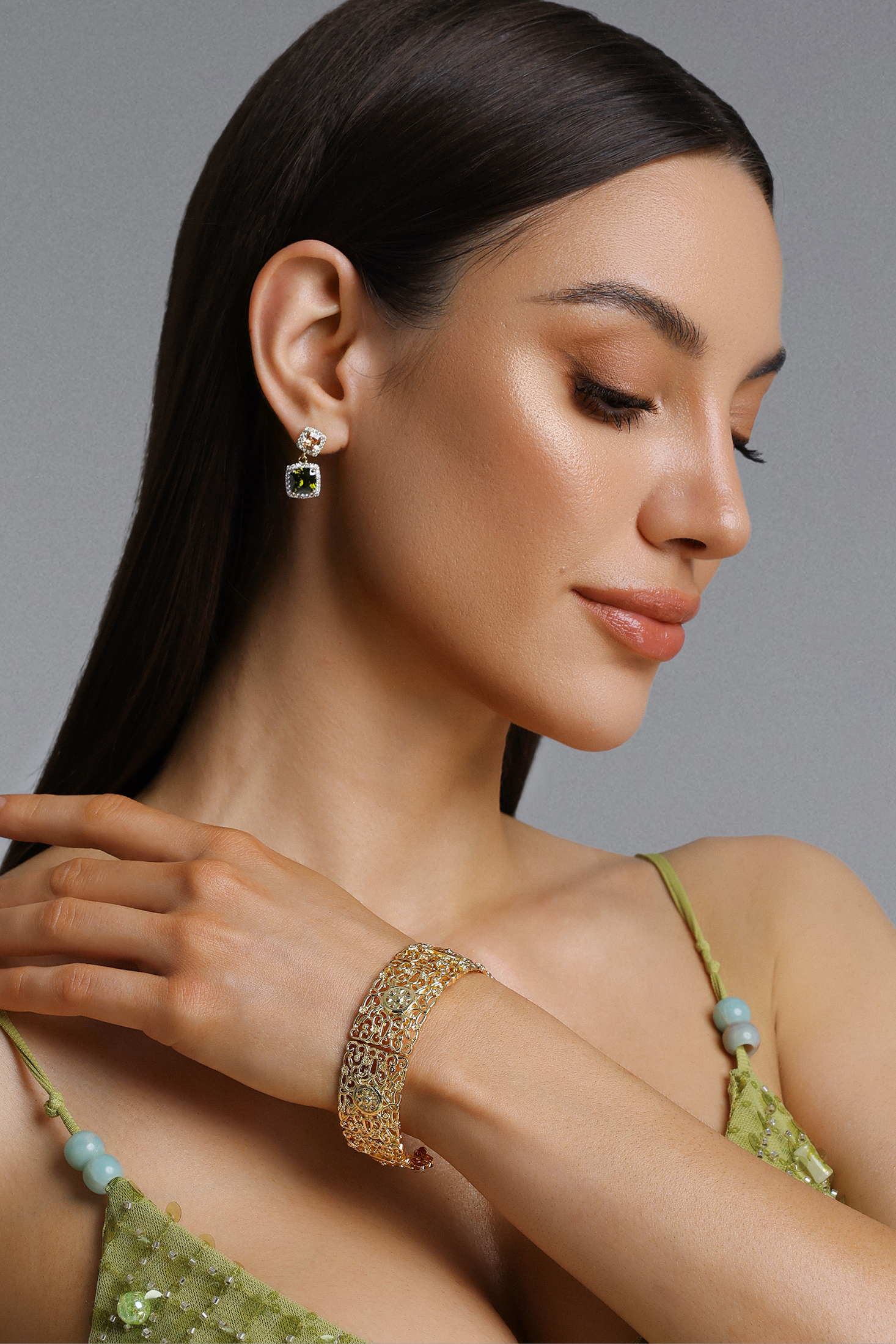 Tate Vintage Hollow Floral Wide Open Gold Cuff Bangle