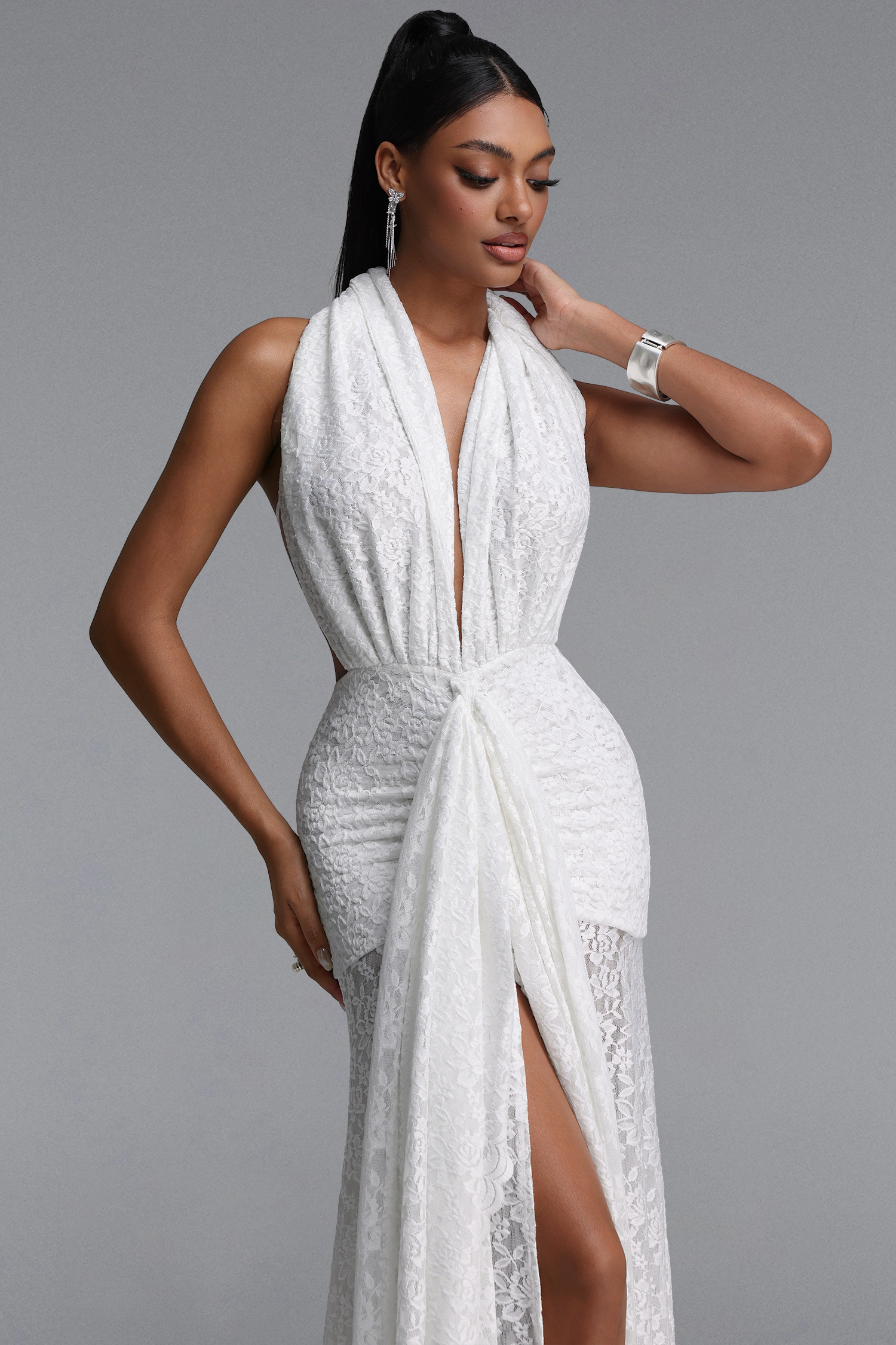 Uabeza Elegant Waist-Cinched Halter Slit Ruched Lace Maxi Dress