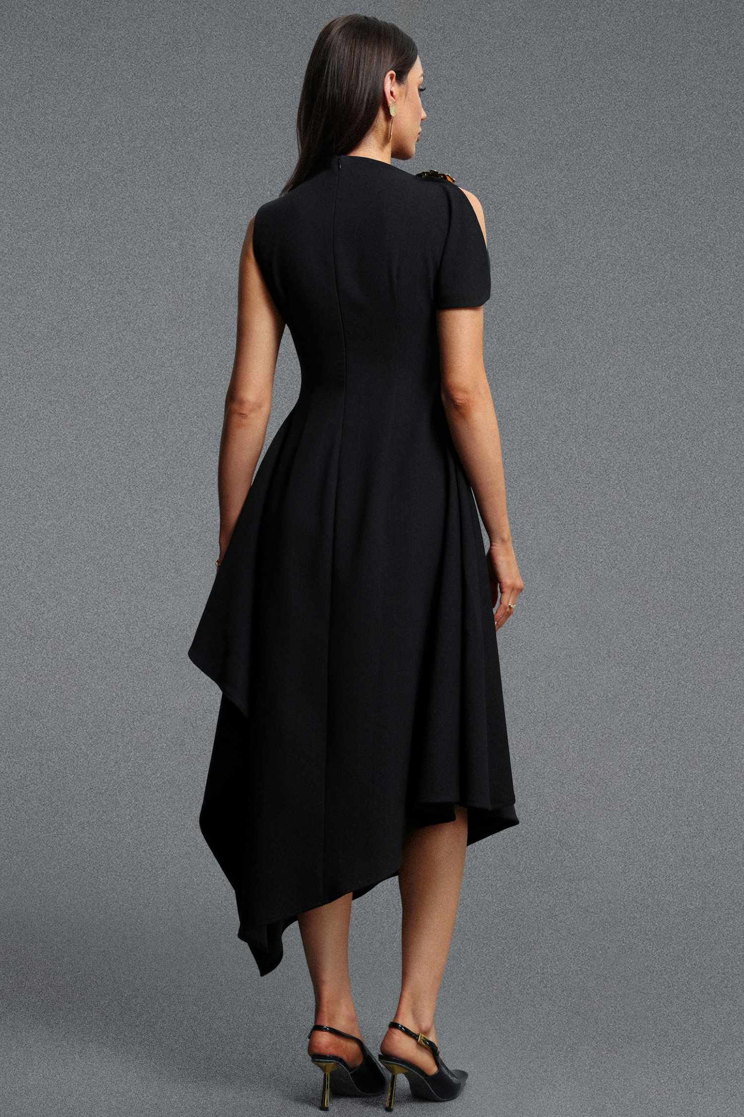 Weren Elegant Contour High Neck Asymmetric Black Maxi Dress