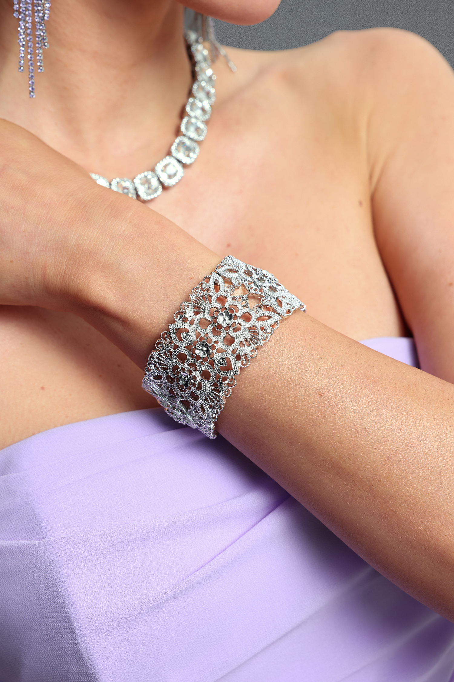 Dorie Vintage Heart Cut Out Open Bracelet
