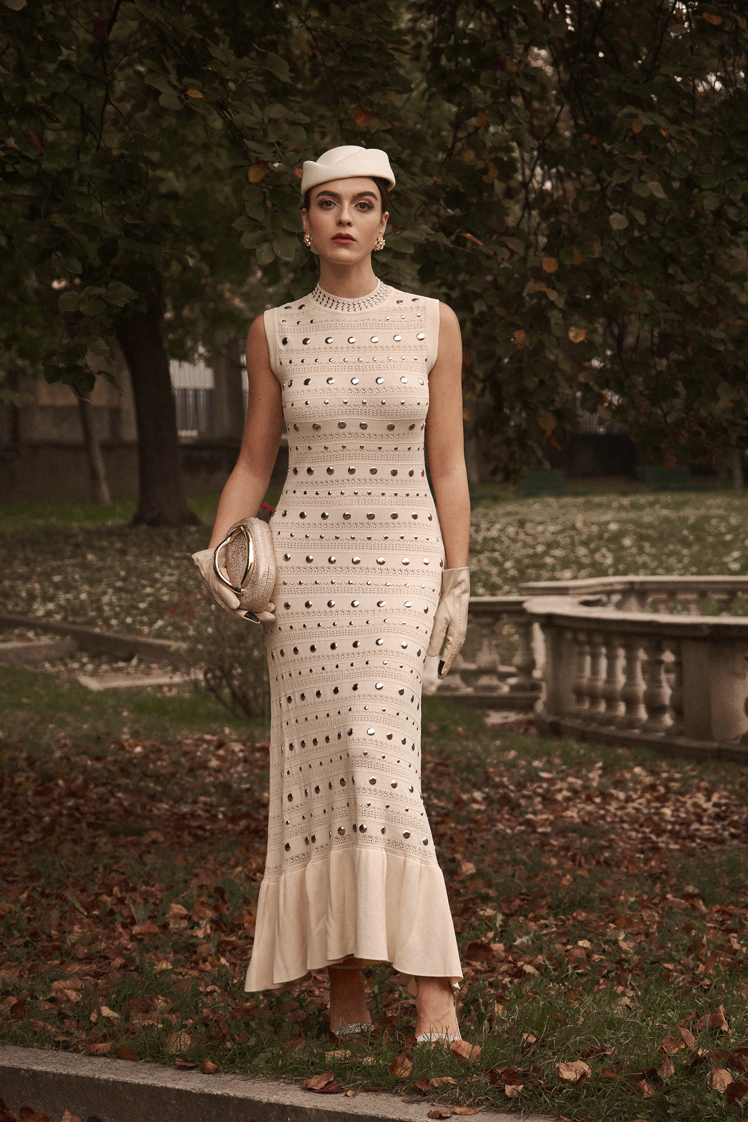 Verga Sleeveless Round Neck Rivet Folds Maxi Dress