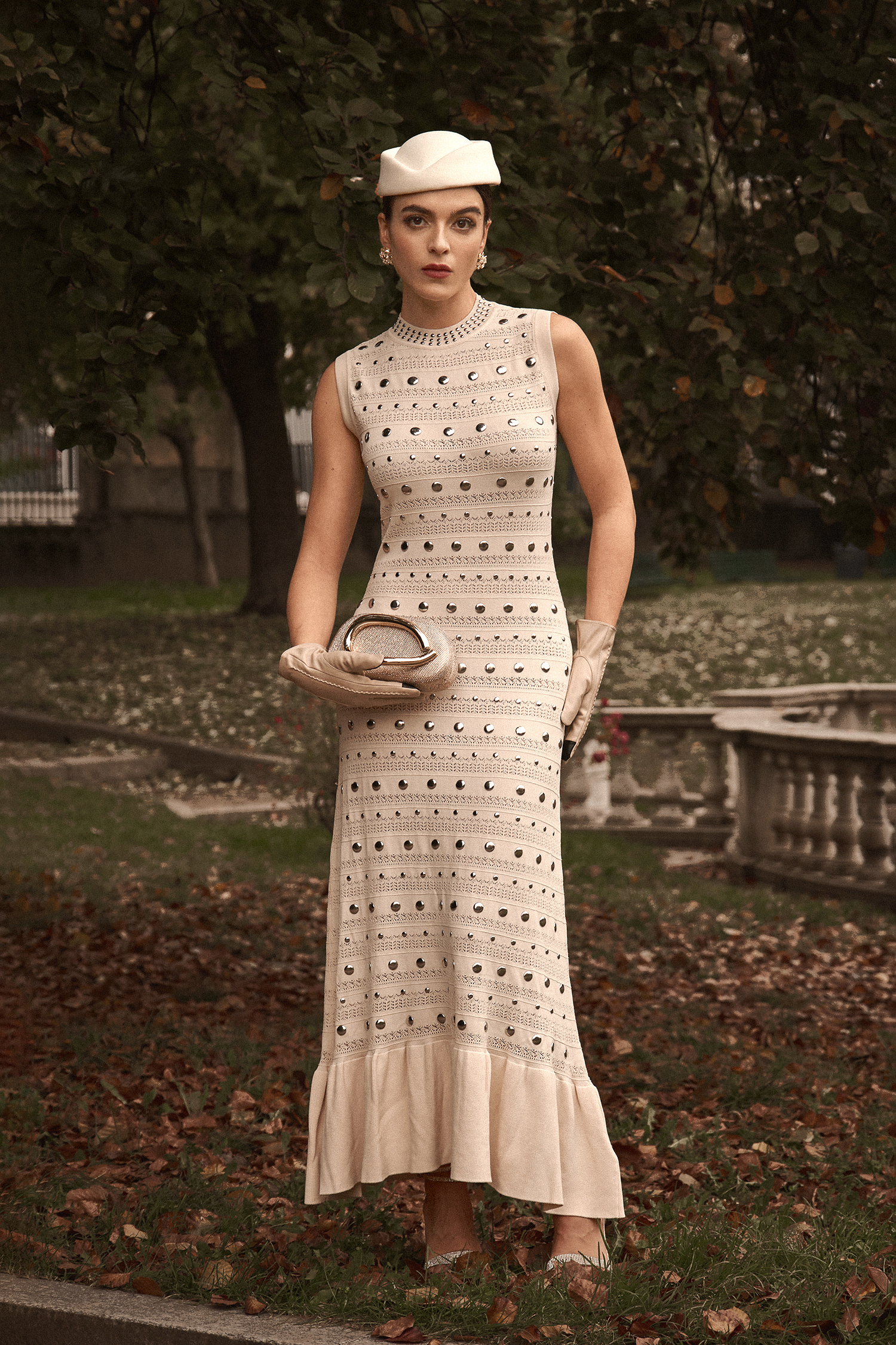 Verga Sleeveless Round Neck Rivet Folds Maxi Dress