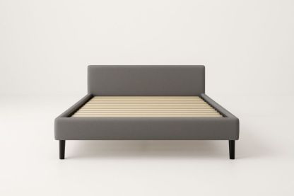 Letto Matrimoniale in Tessuto Grigio con Doghe in Legno-Darovinal