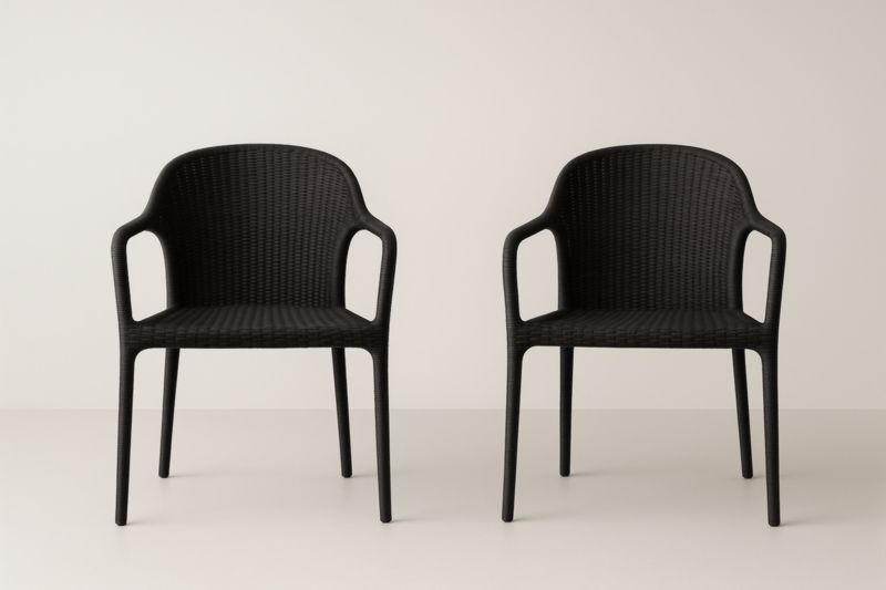 Lot de 2 chaises en plastique tressé noire