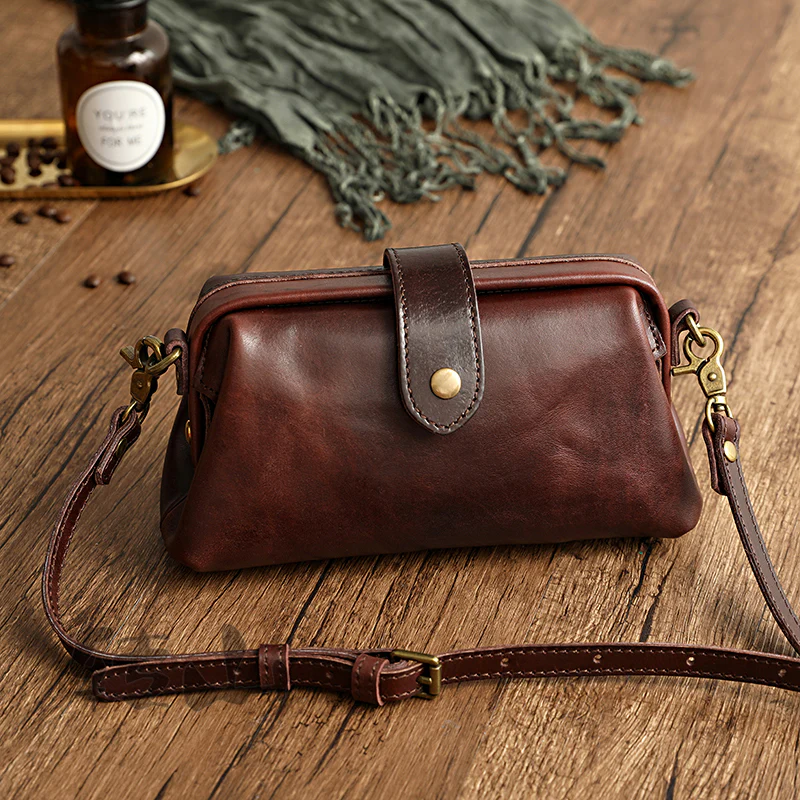 Retro leather goddess versatile bag