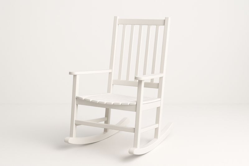 Chaise berçante en bois blanc