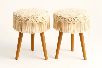 Lot de 2 tabourets en bois massif de chêne avec assise en coton macramé beige