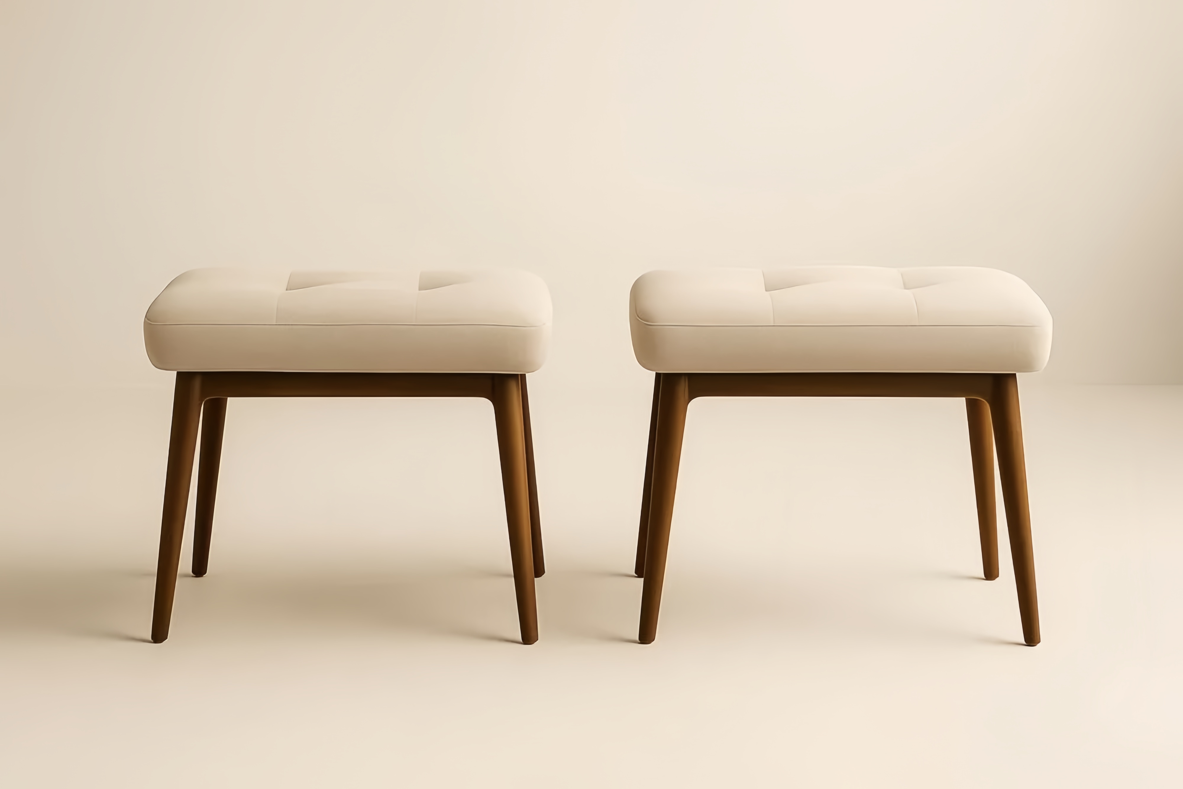 Lot de 2 tabourets en bois massif avec assise en tissu beige