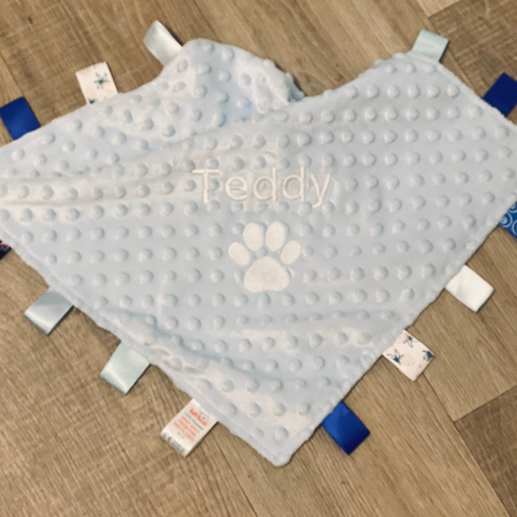 Personalized Pet Embroidery Comforter Ribbon Taggie | BKPet77