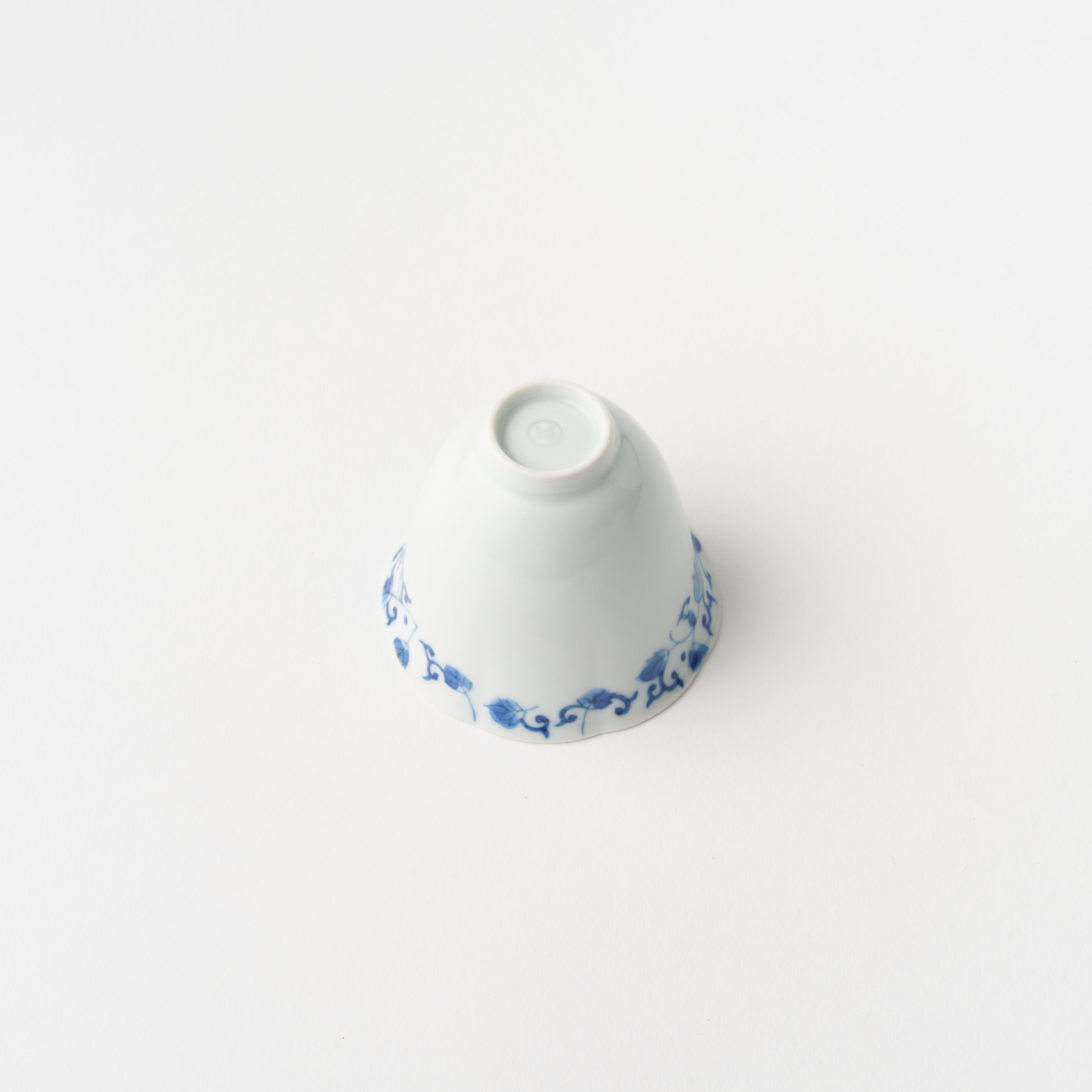 Rinka Tea Cup / Ringed Flower Arabesque