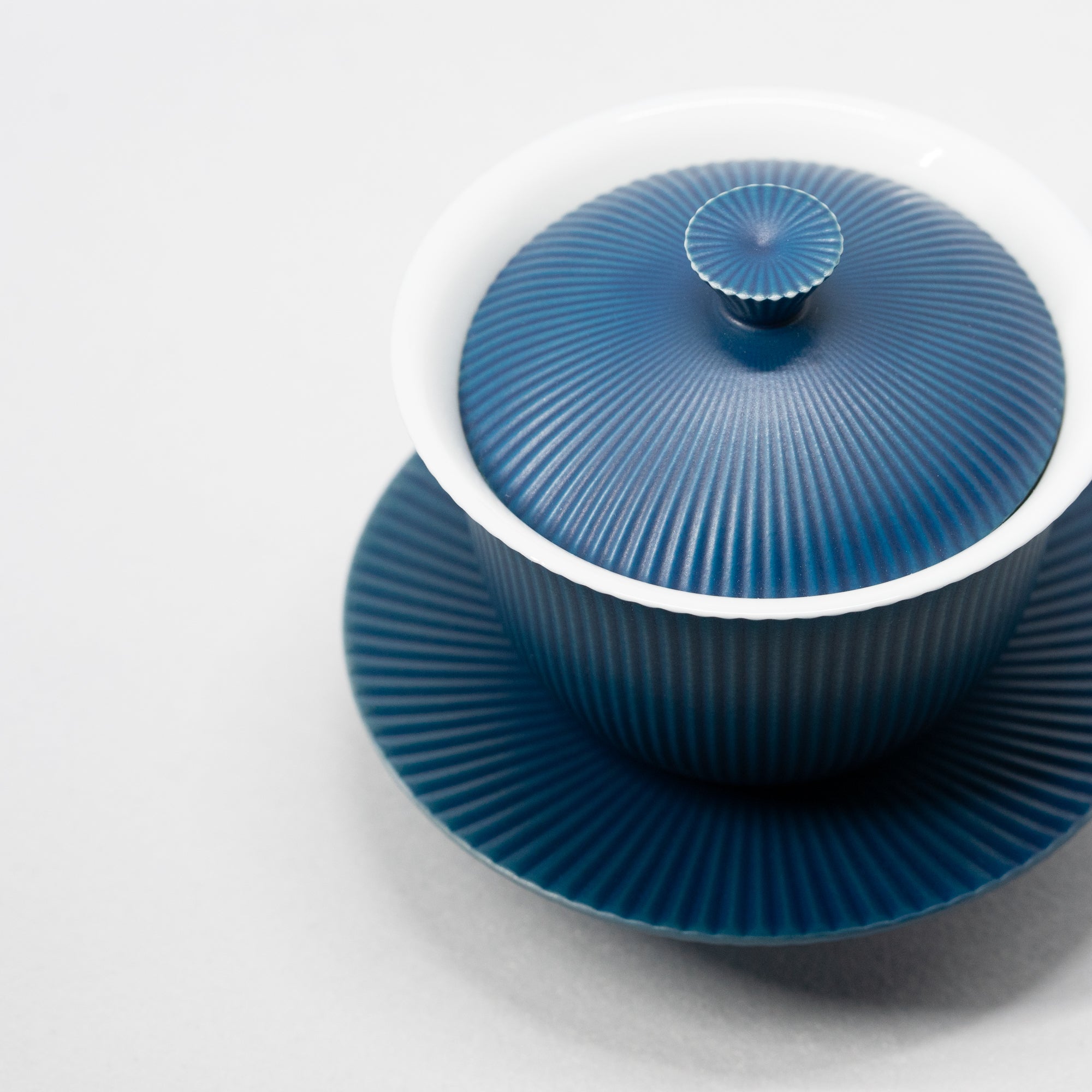 Tea Cup with Lid & Saucer / Matte Blue