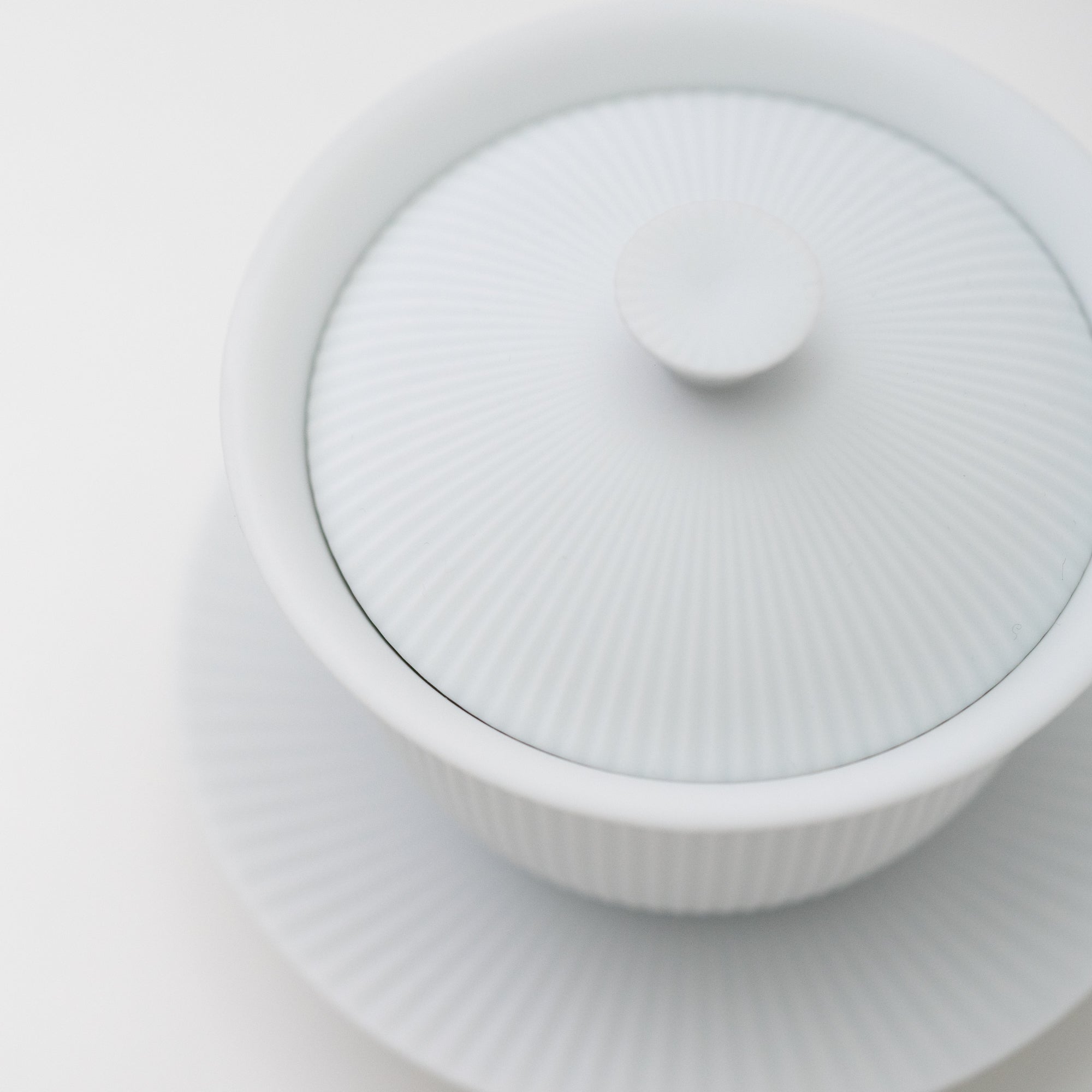 Tea Cup with Lid & Saucer / White Blast