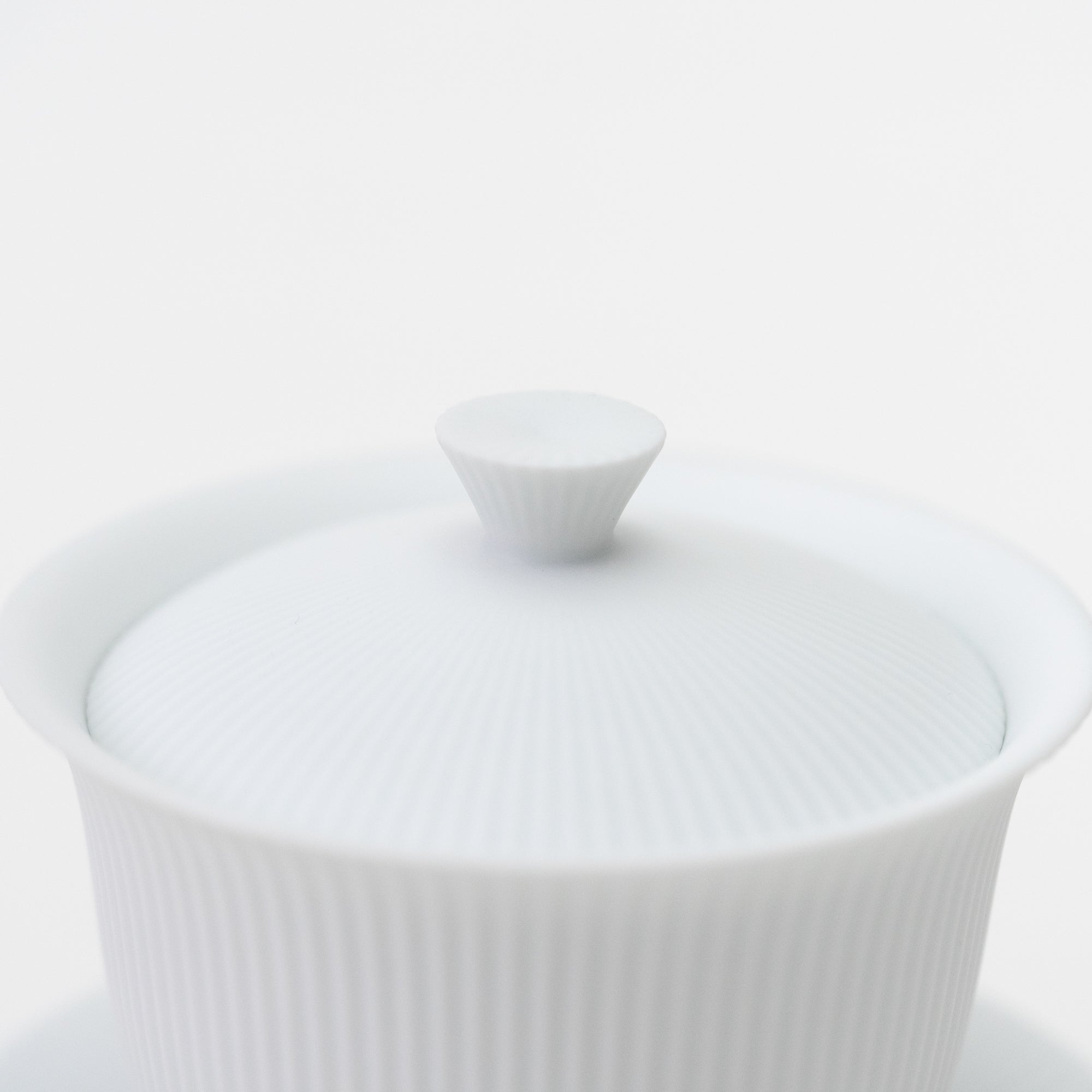 Tea Cup with Lid & Saucer / White Blast