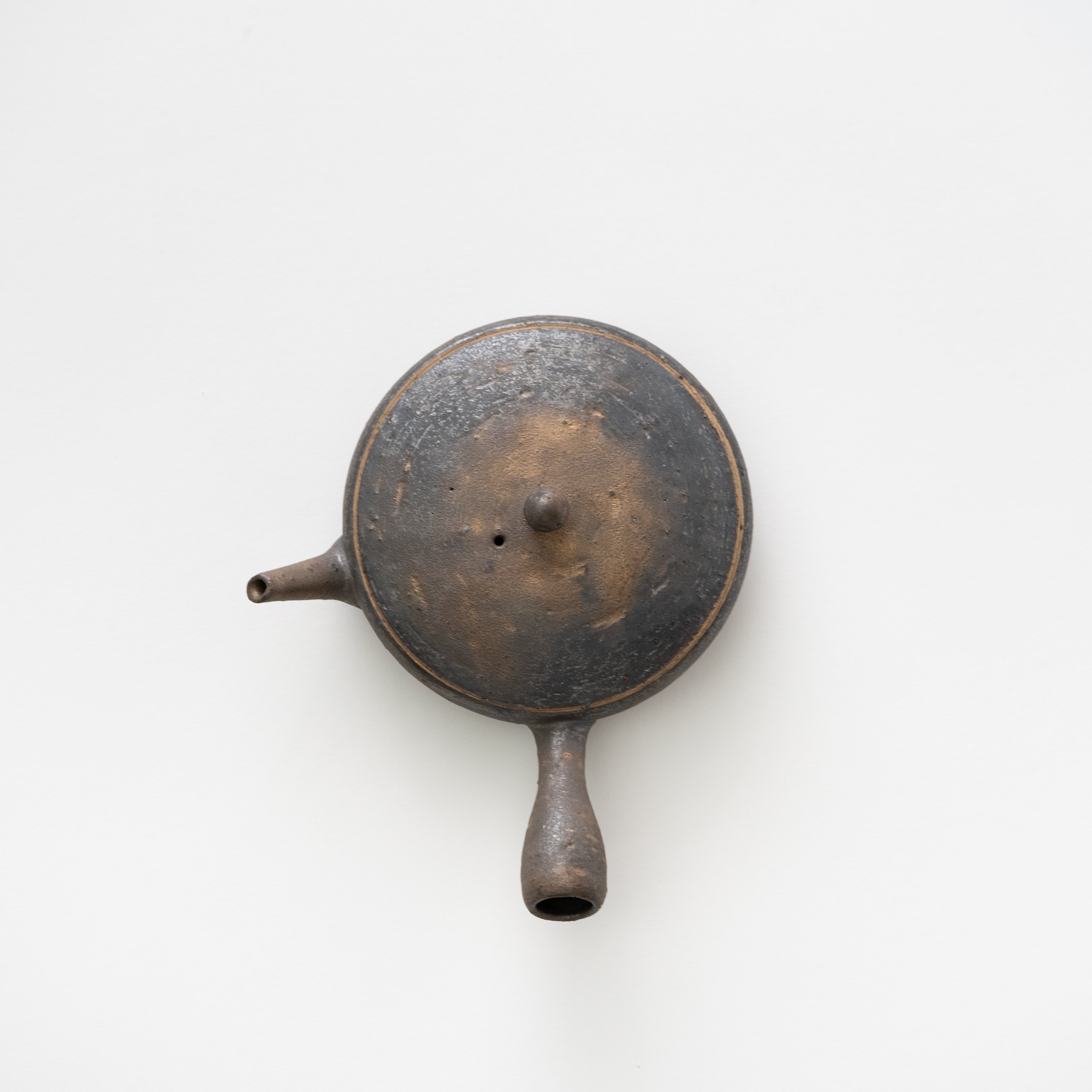 Round Flat Teapot (Black with Gold)