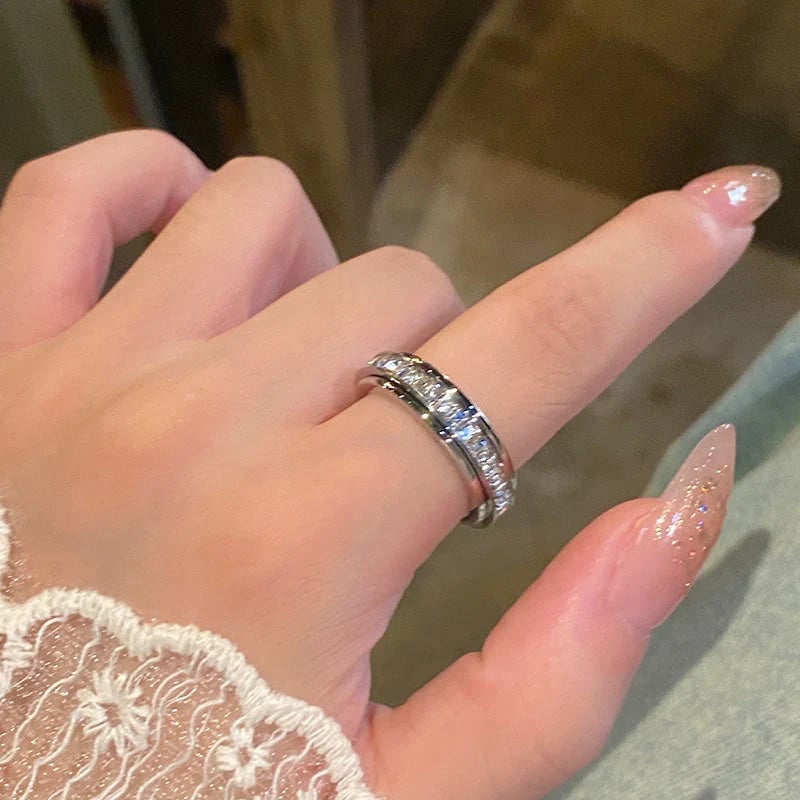 [📍Exquisite Kollektion📍] Drehbarer Drehring mit Zirkonia