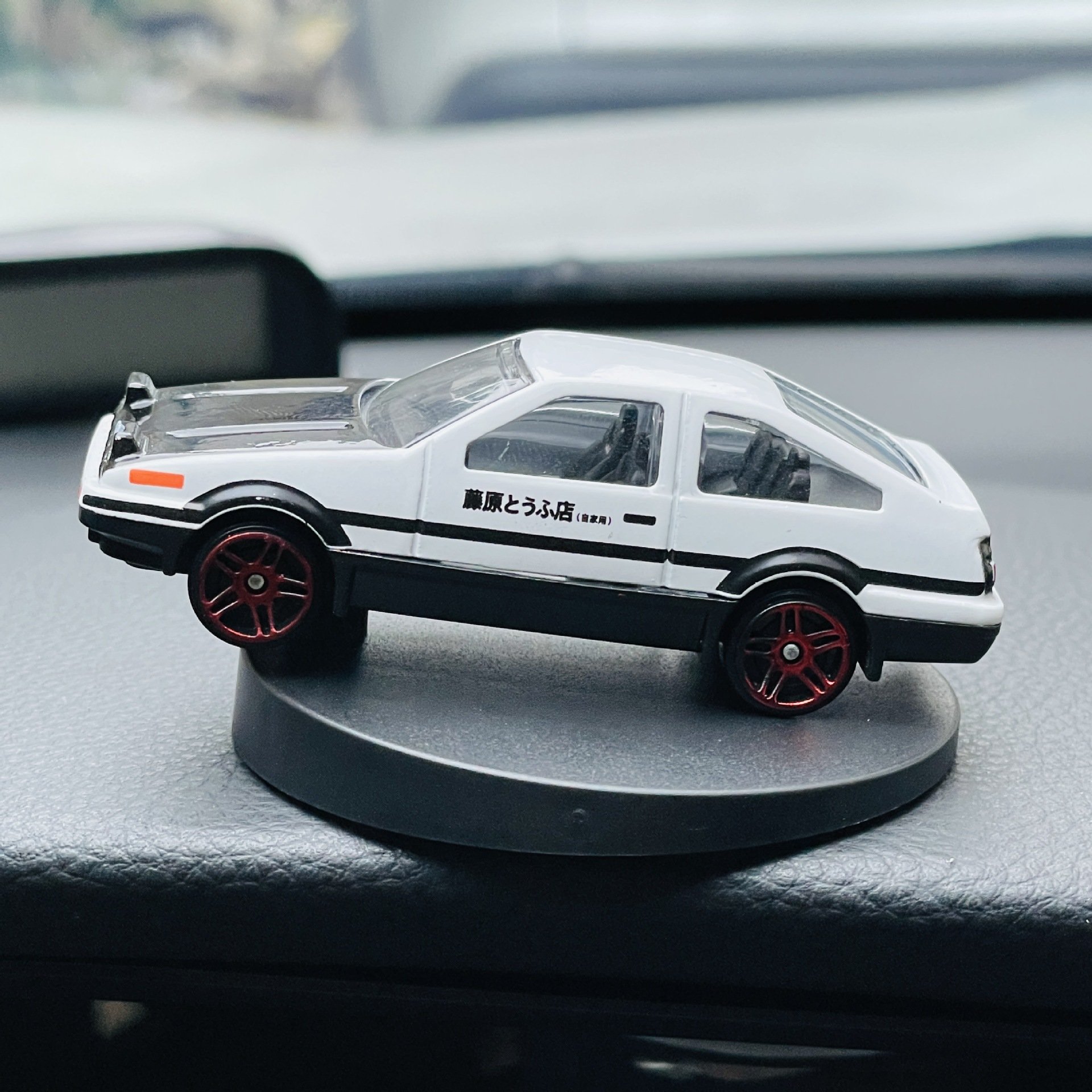 🌟 Alloy Car Model AE86 Drift Tail Spin Car Ornament 🌟-aosuonisiz